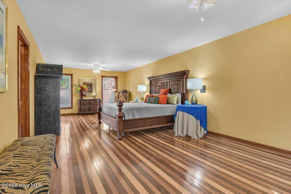 100565591 | Photo 36