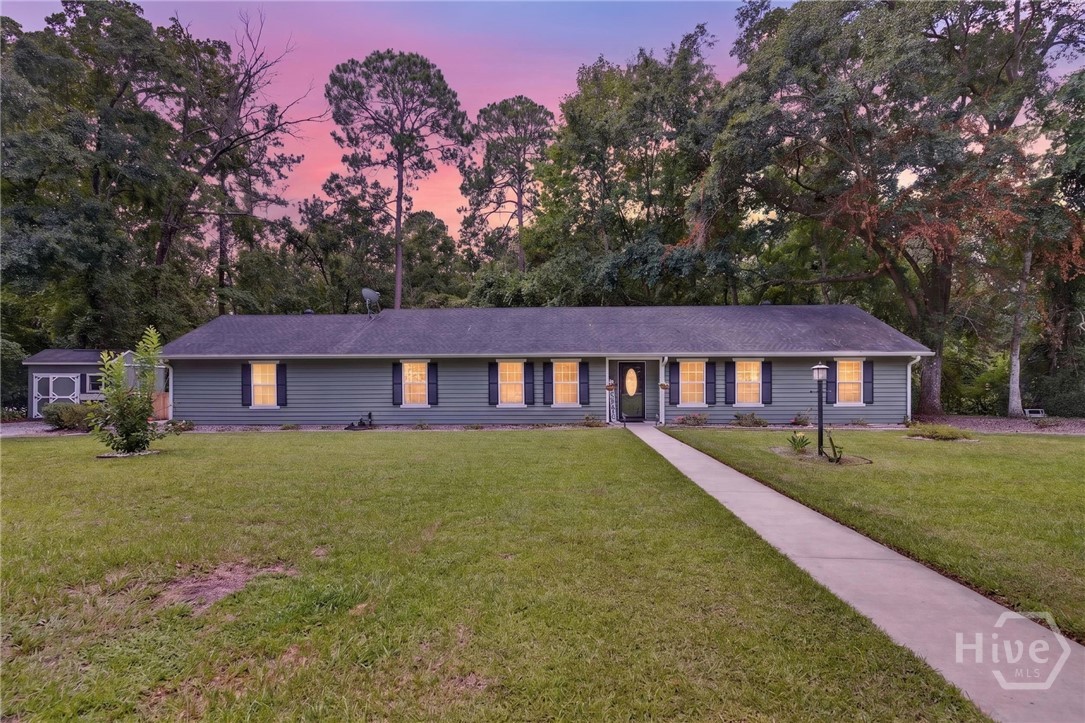 2nd image of 901 Queens Ct, Hinesville, GA 31313 | MLS# SA361596