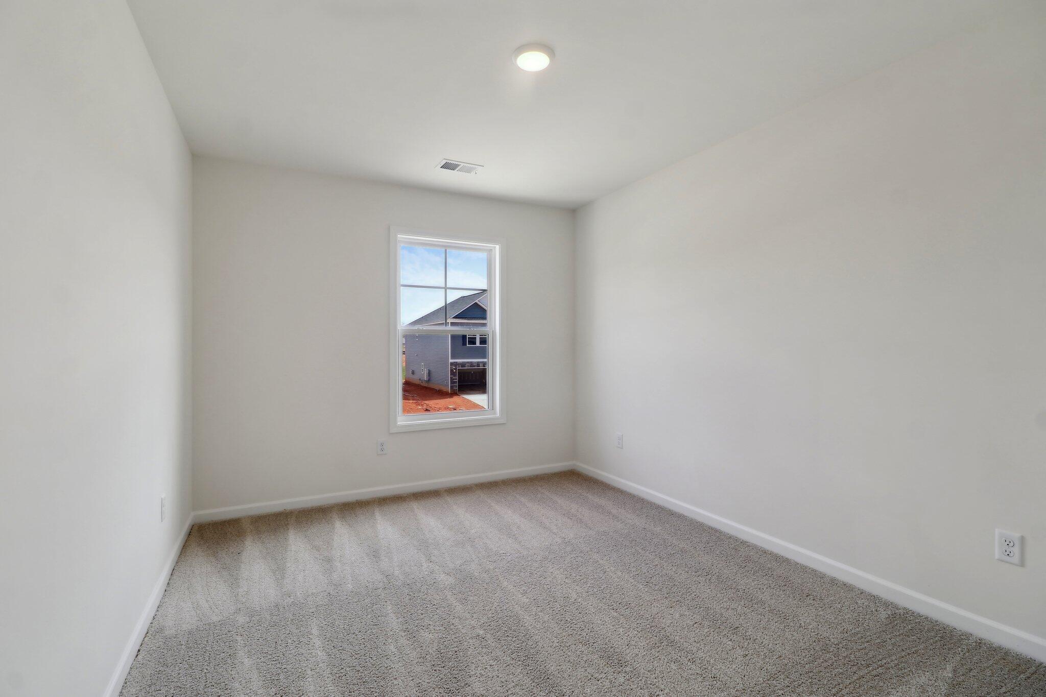 31-web-or-mls-Flat Coat Ln-021