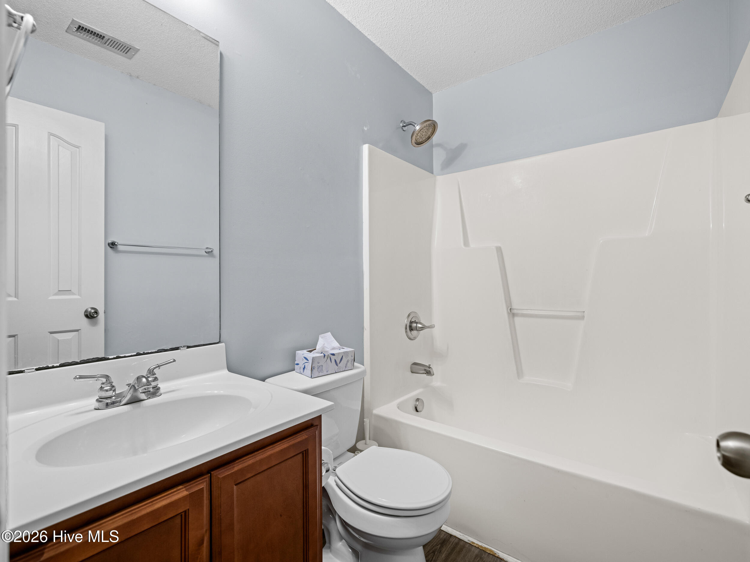 100565306 | Photo 25