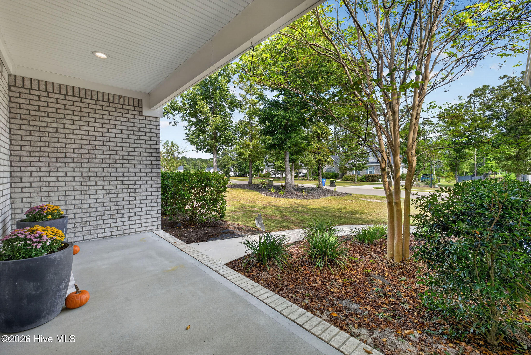 Photo 3 of Single family home for sale at 646 Crown Pointe Dr, Hampstead, NC 28443 | MLS# 100604120 | Listing updated on 2026-09-19