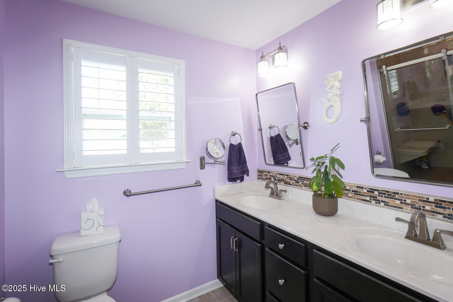 100515060 | Photo 18