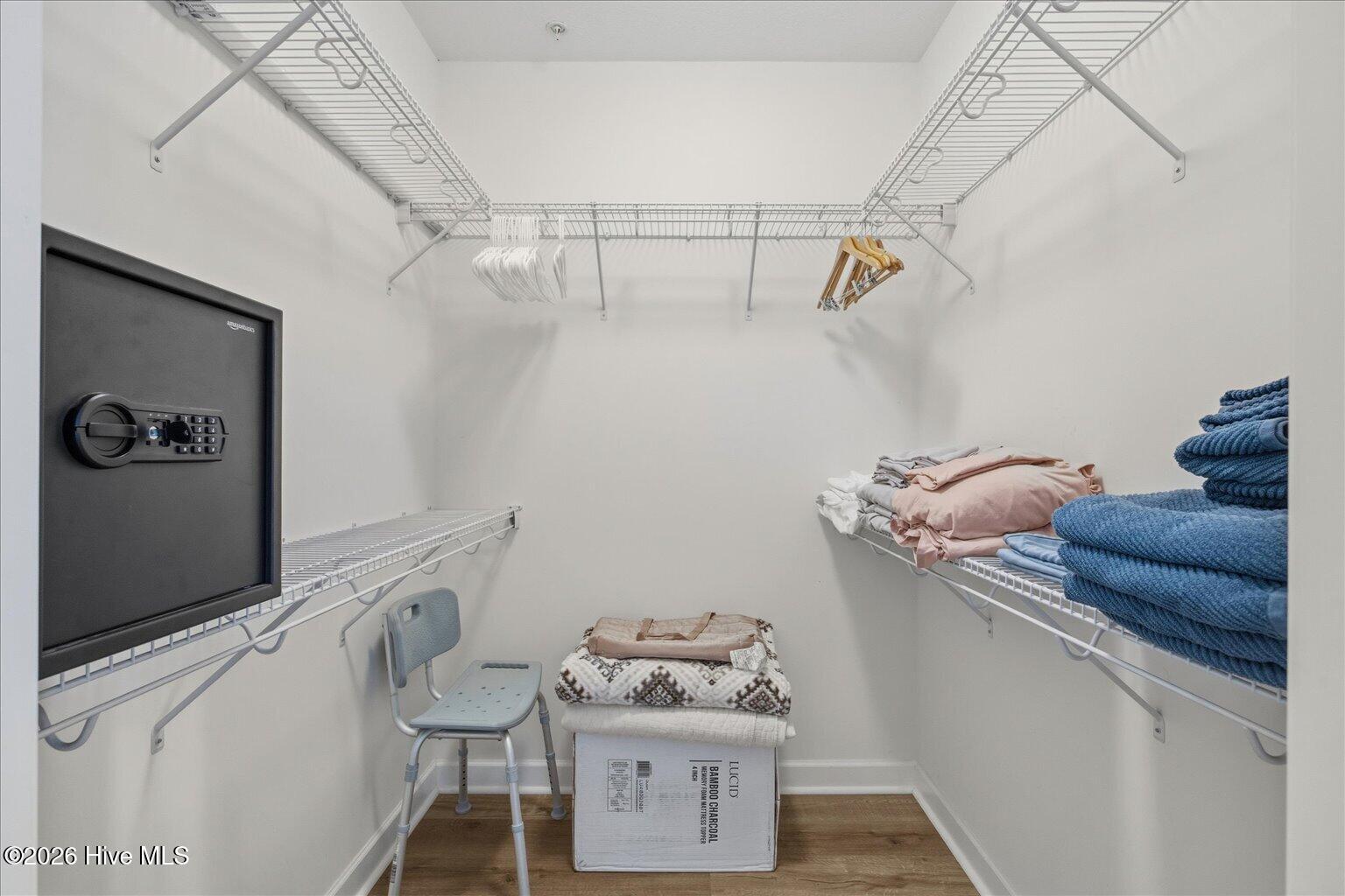 100558863 | Photo 18