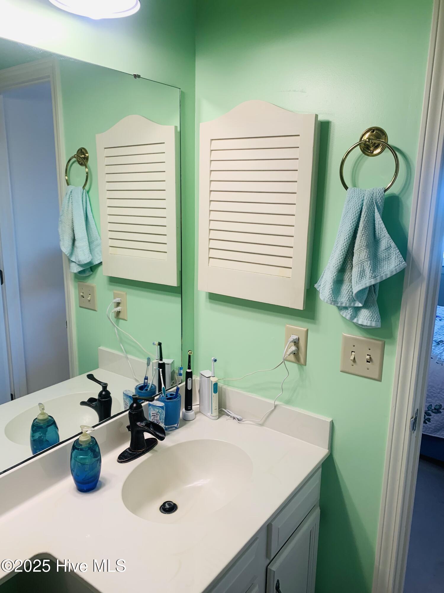 100530528 | Photo 33