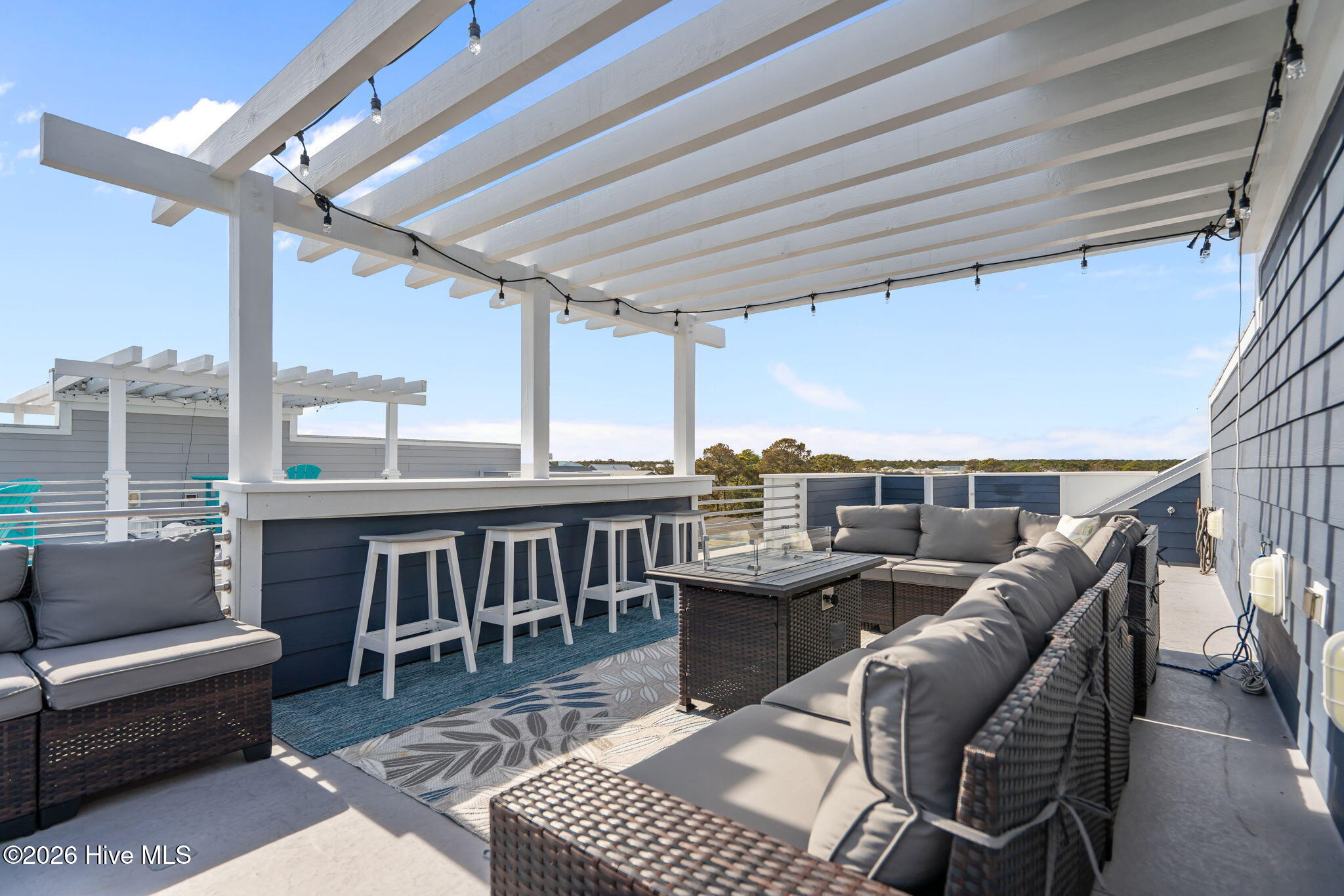 100552743 | Photo 46