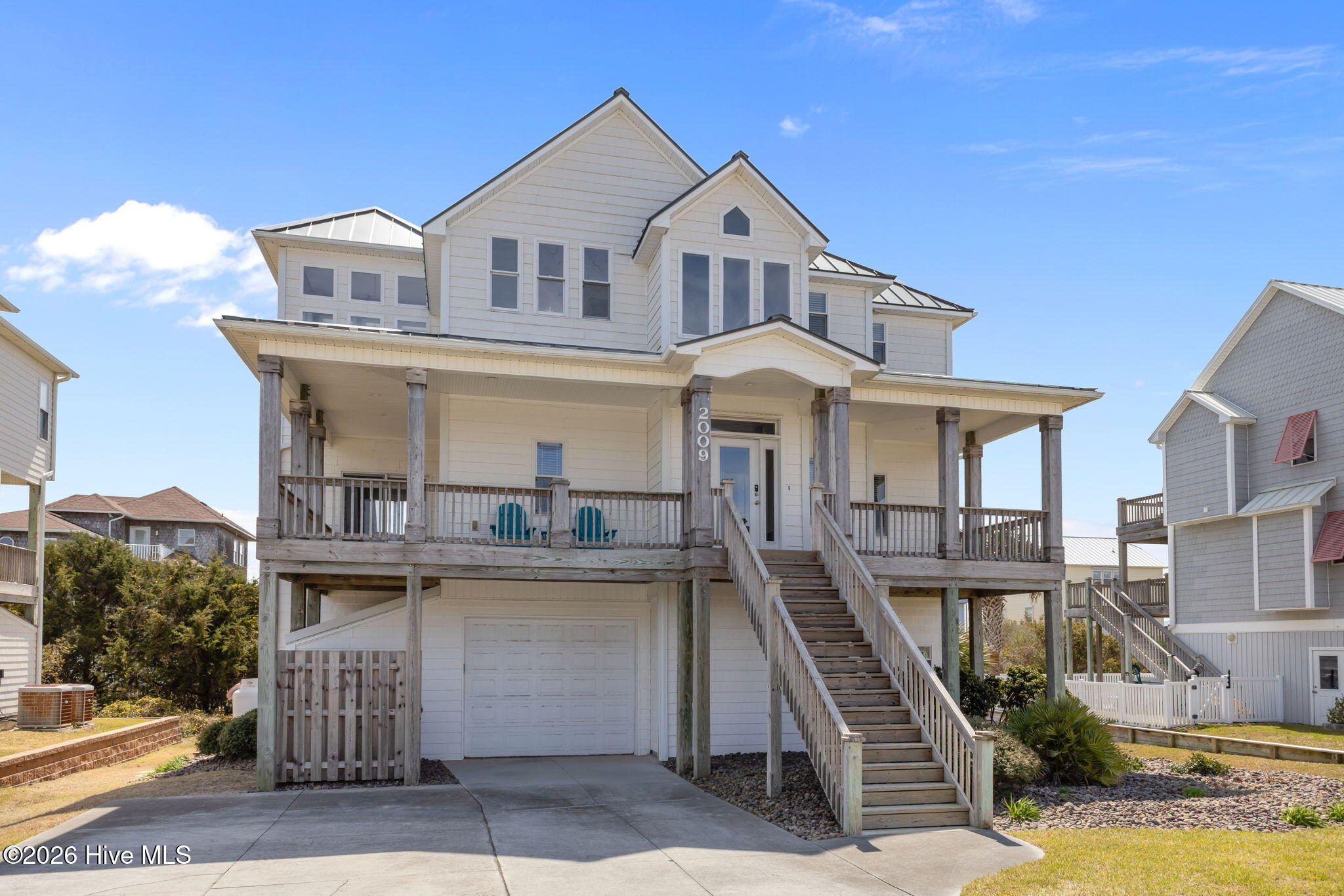 100563180 | Photo 55