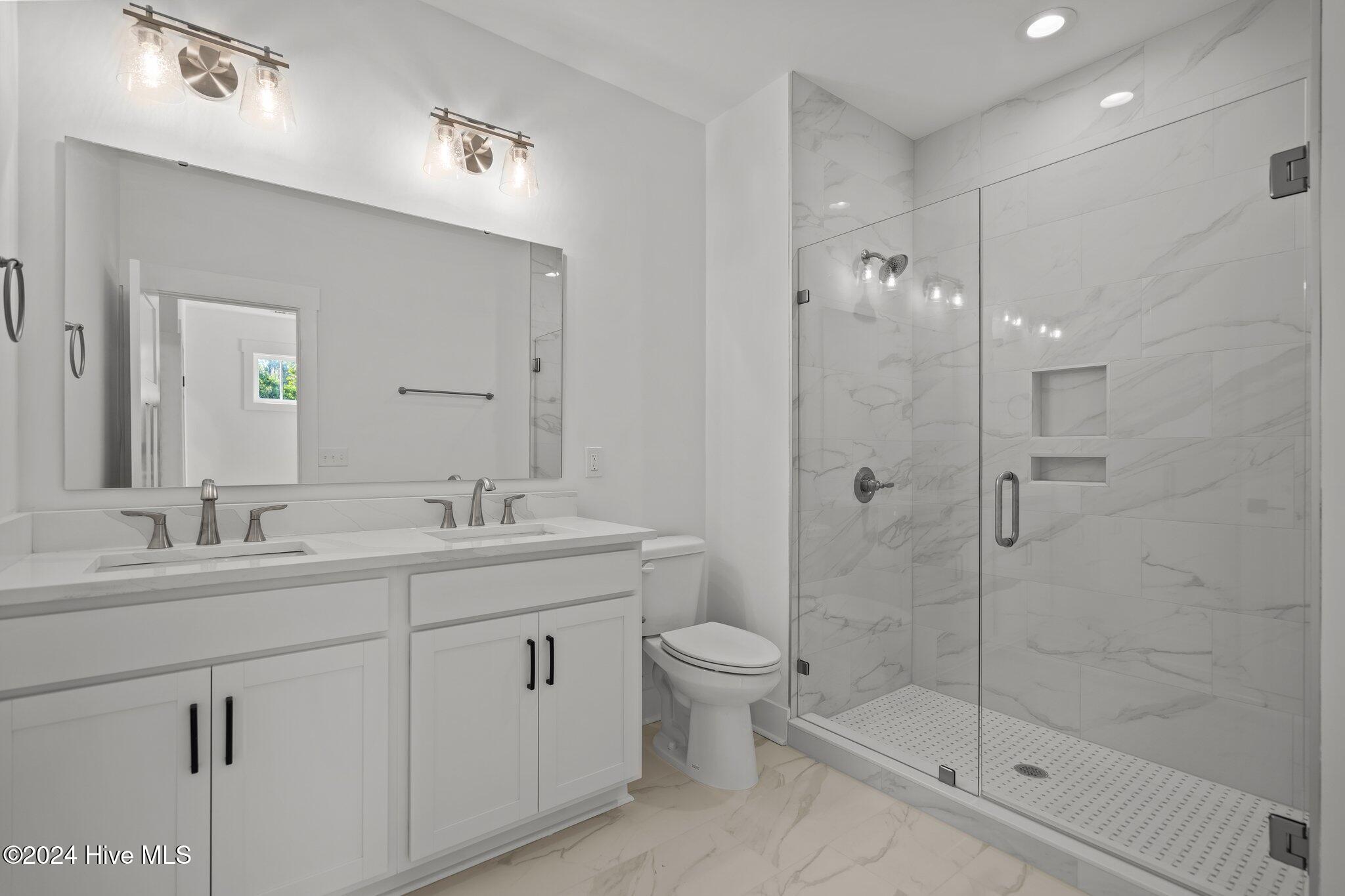 100435133 | Photo 11