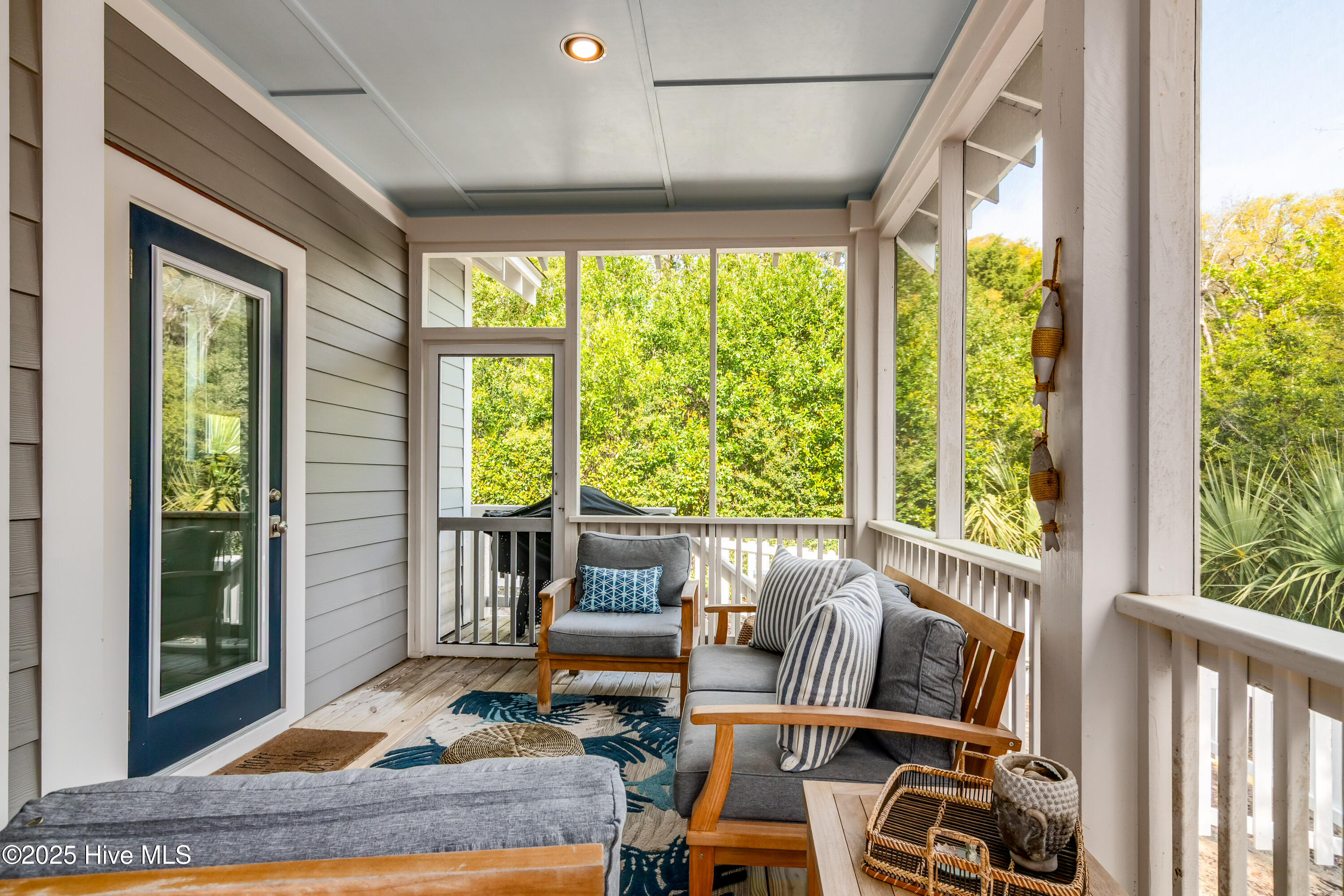 100501018 | Photo 29