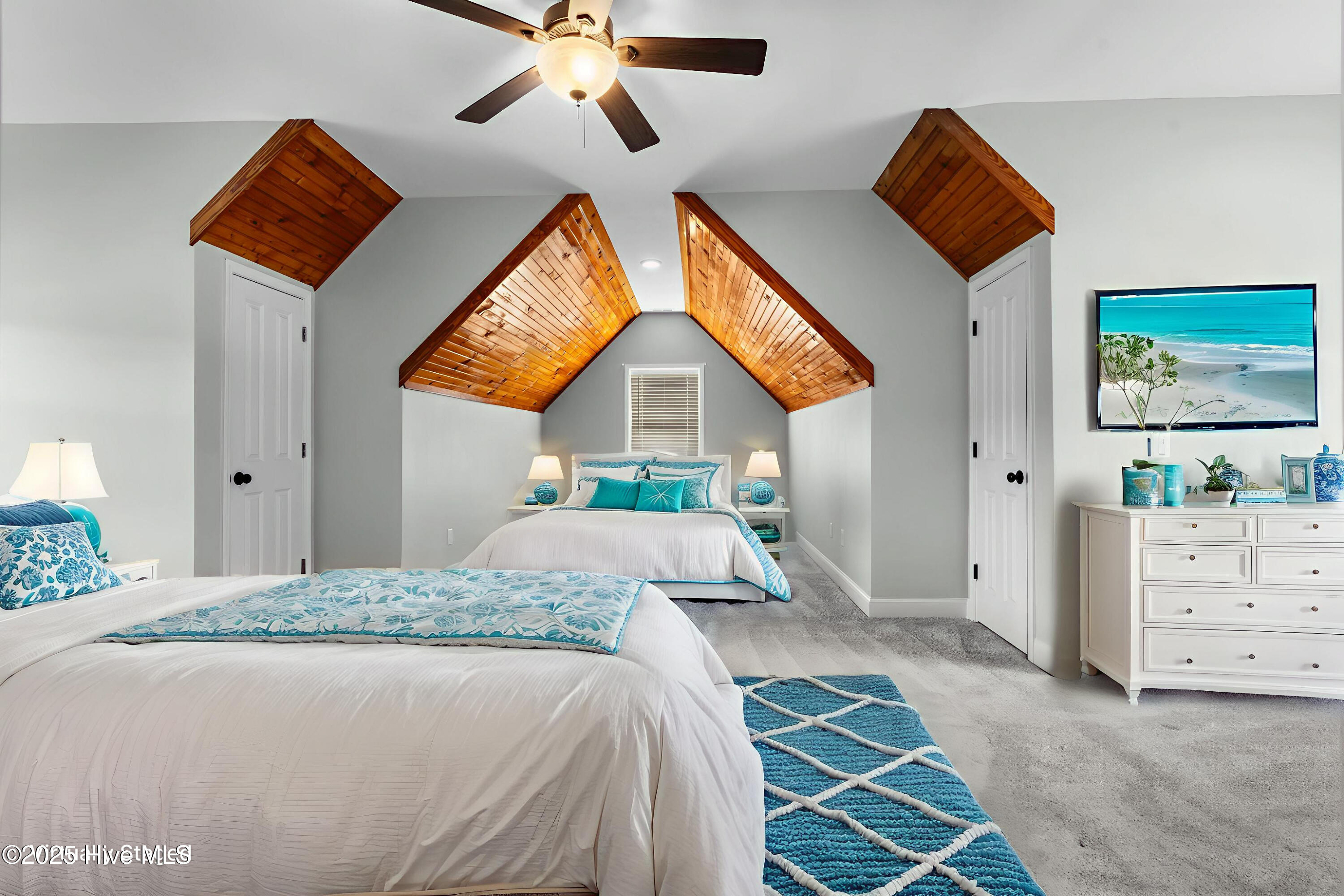 100526729 | Photo 57