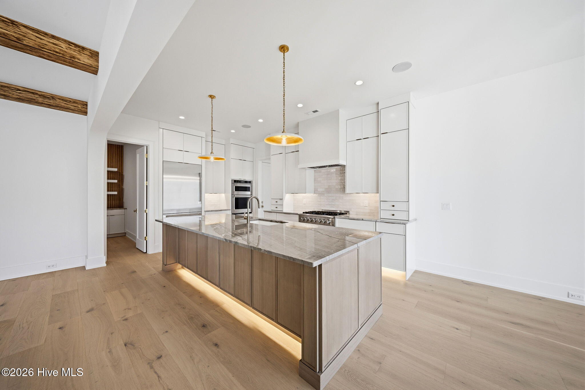 100500065 | Photo 16