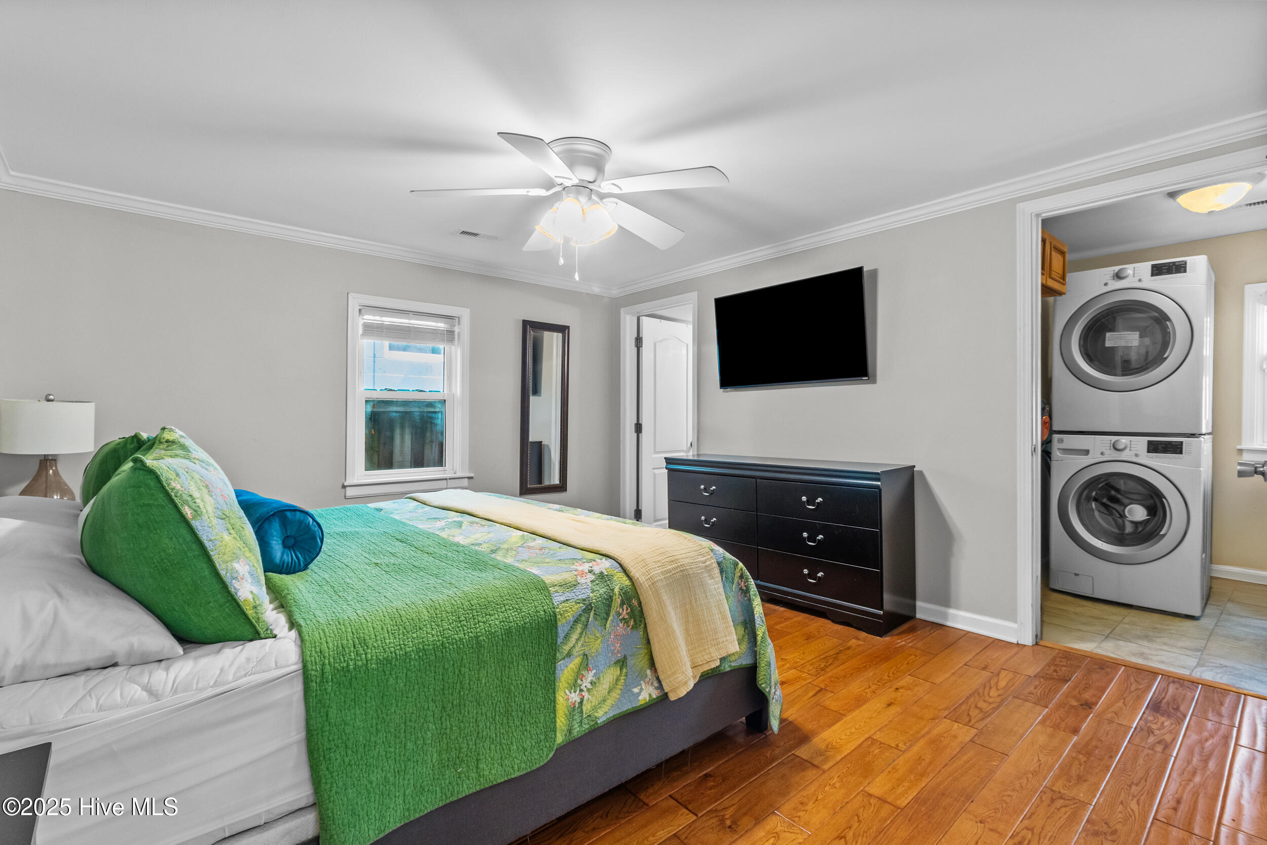 100560674 | Photo 22