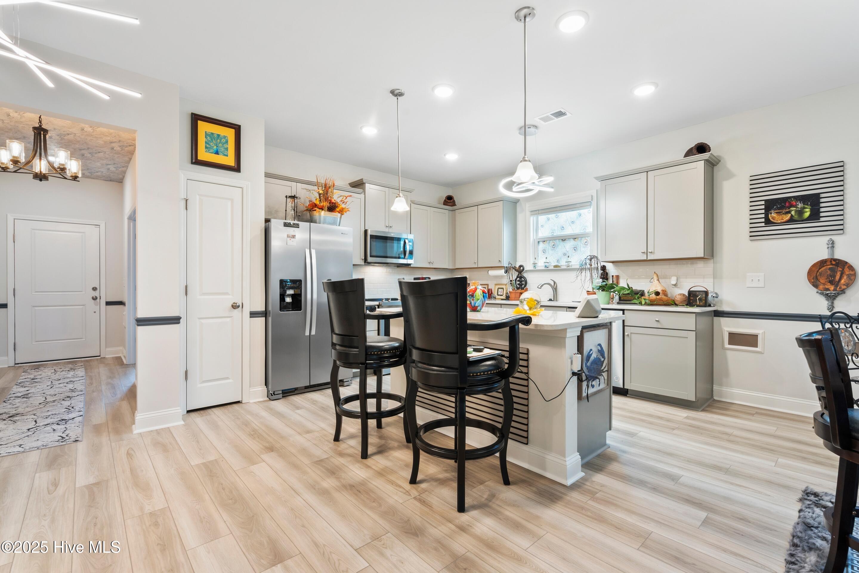 100543929 | Photo 12