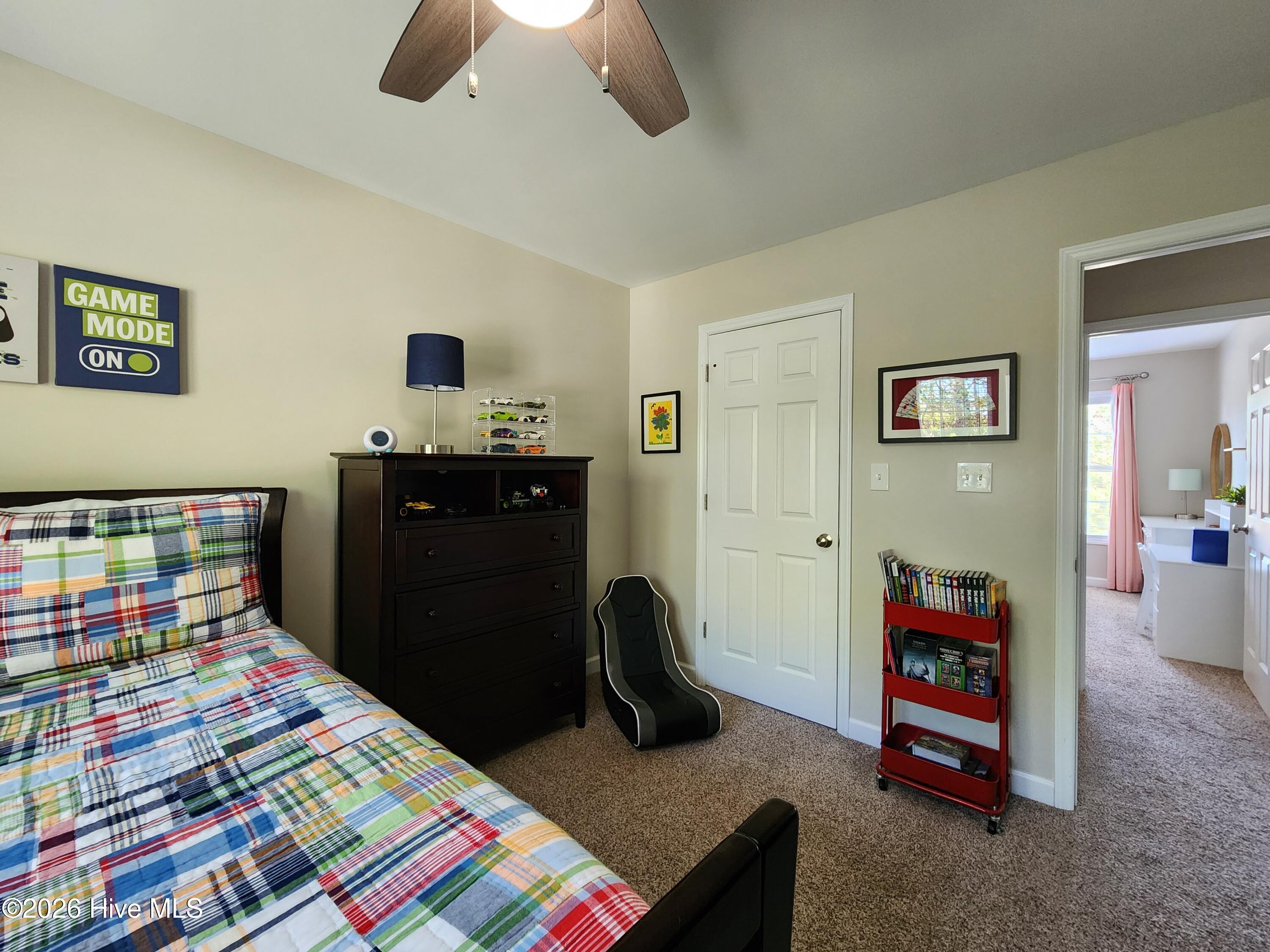 100570364 | Photo 36