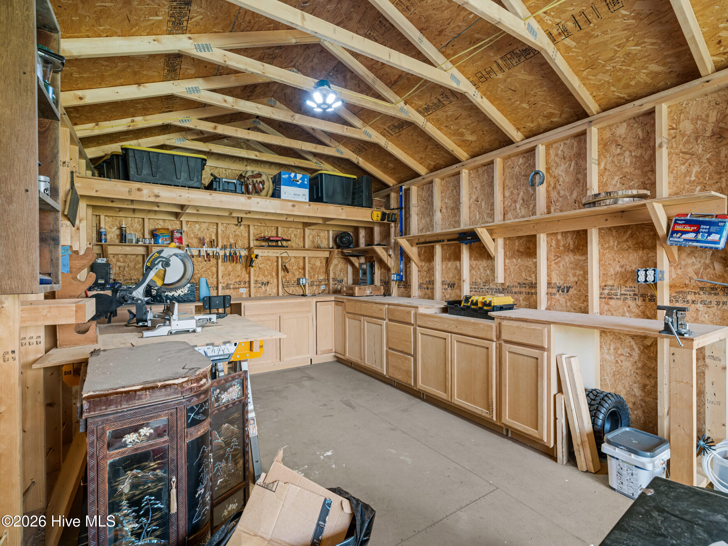 100570237 | Photo 72