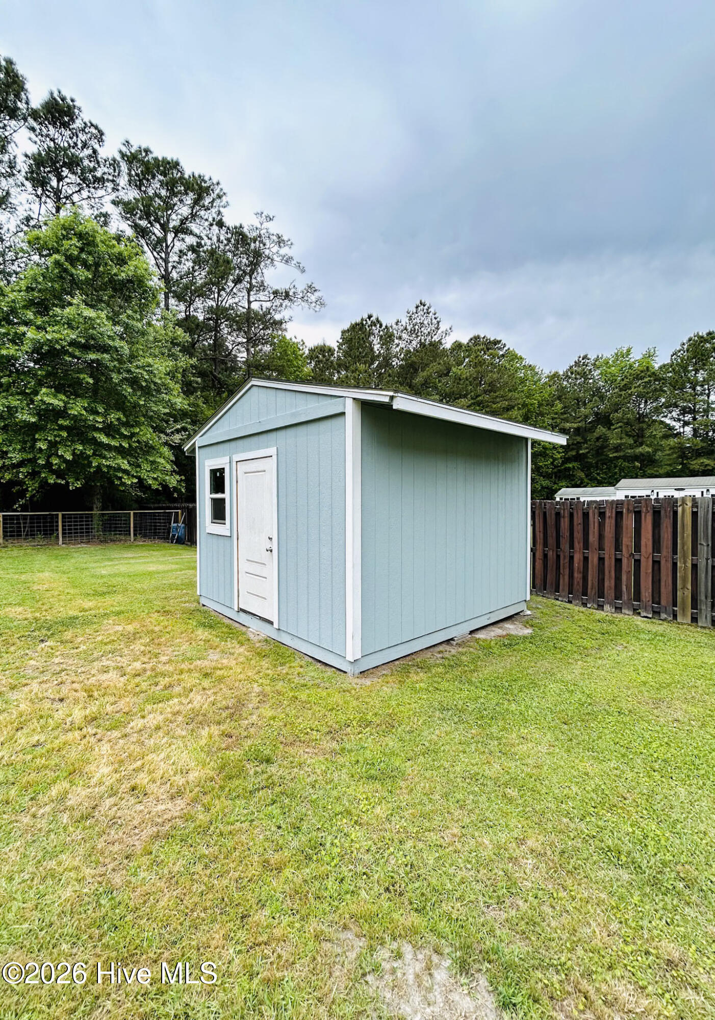 100570244 | Photo 51