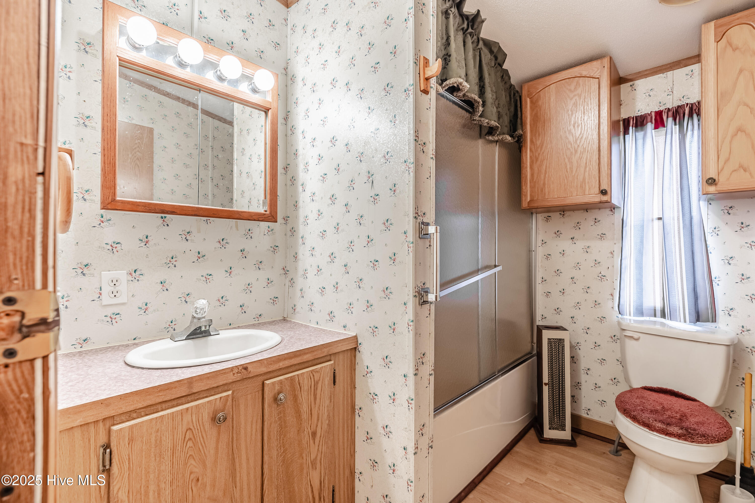 100543288 | Photo 40