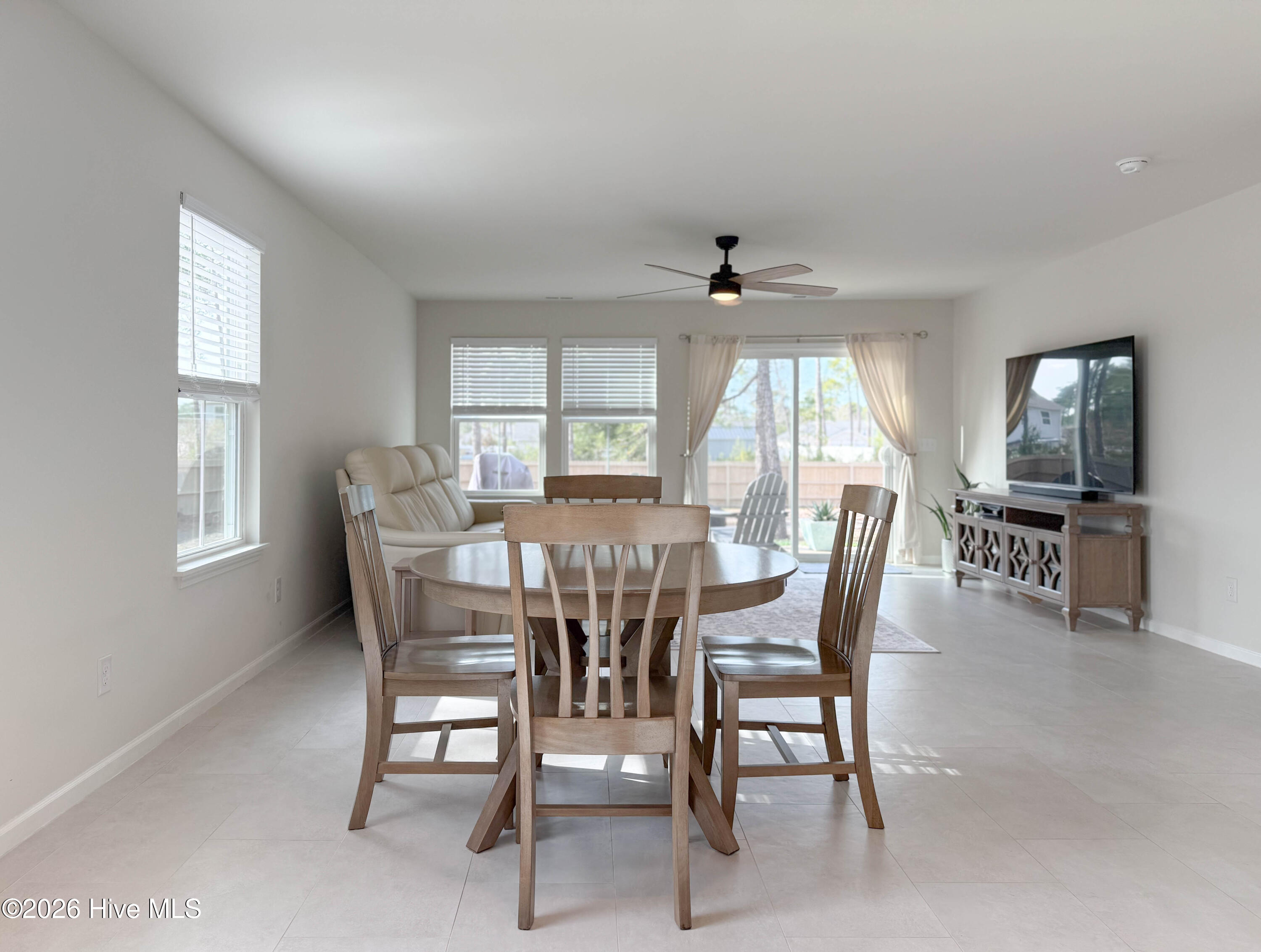 100548876 | Photo 17