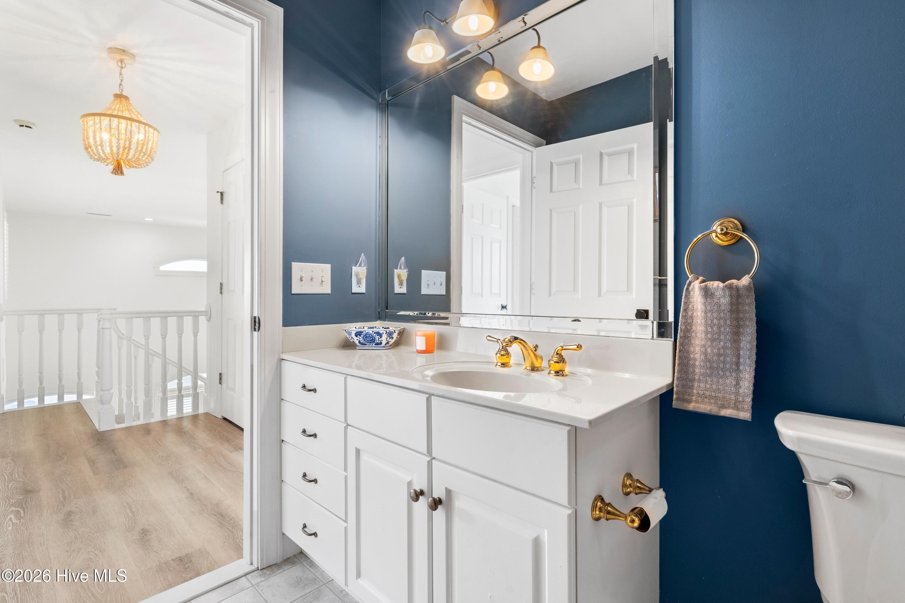 100549309 | Photo 61