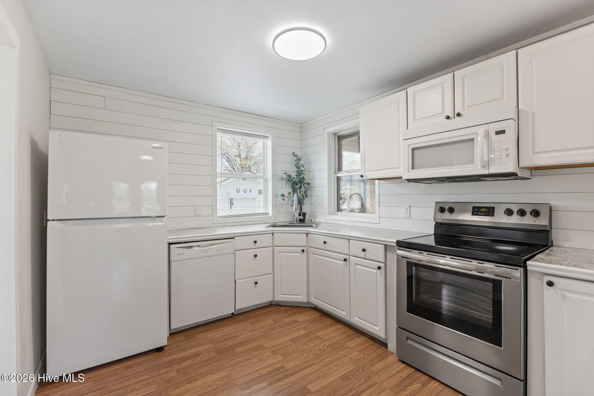 5217 Highway 101,Newport