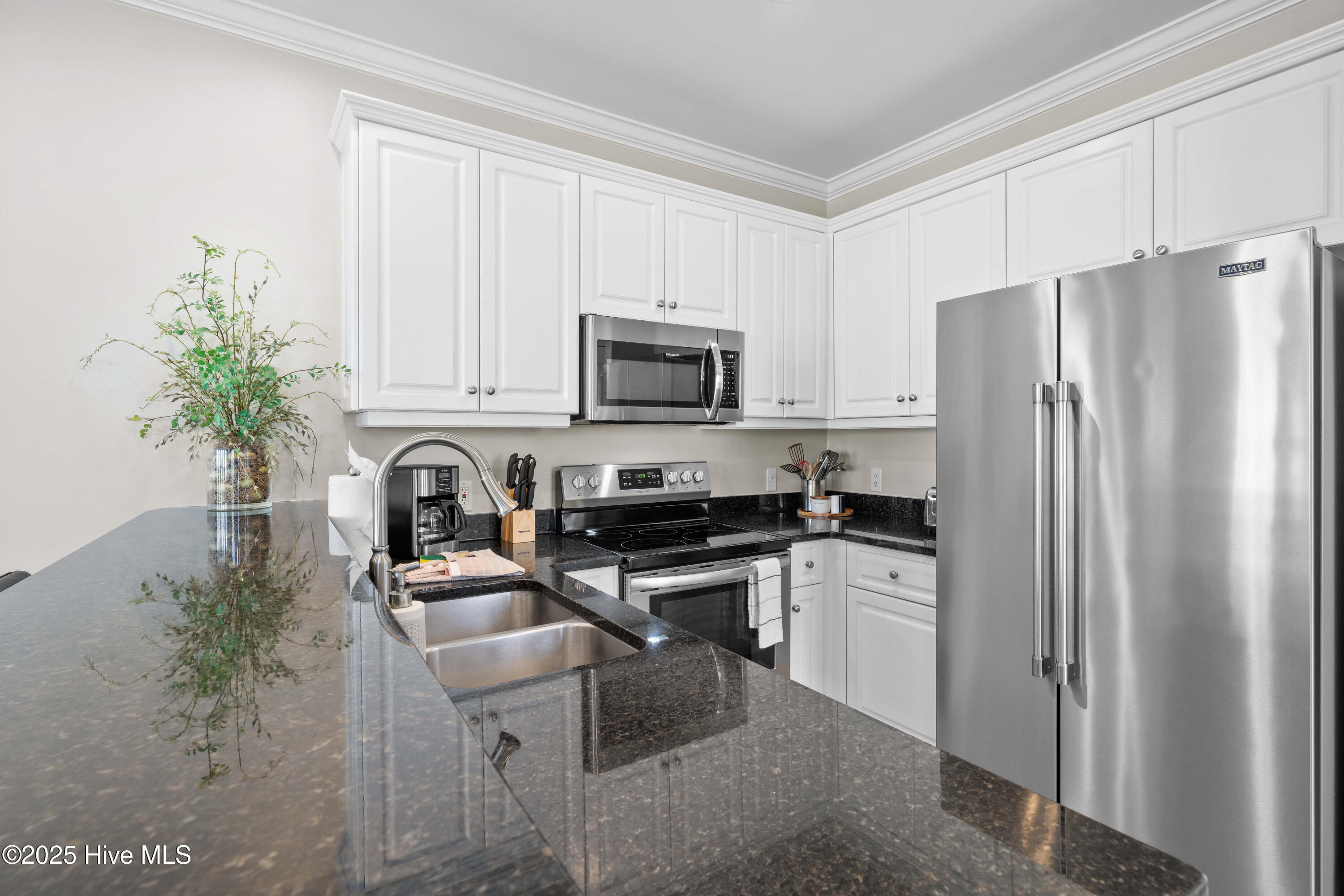 100541369 | Photo 27