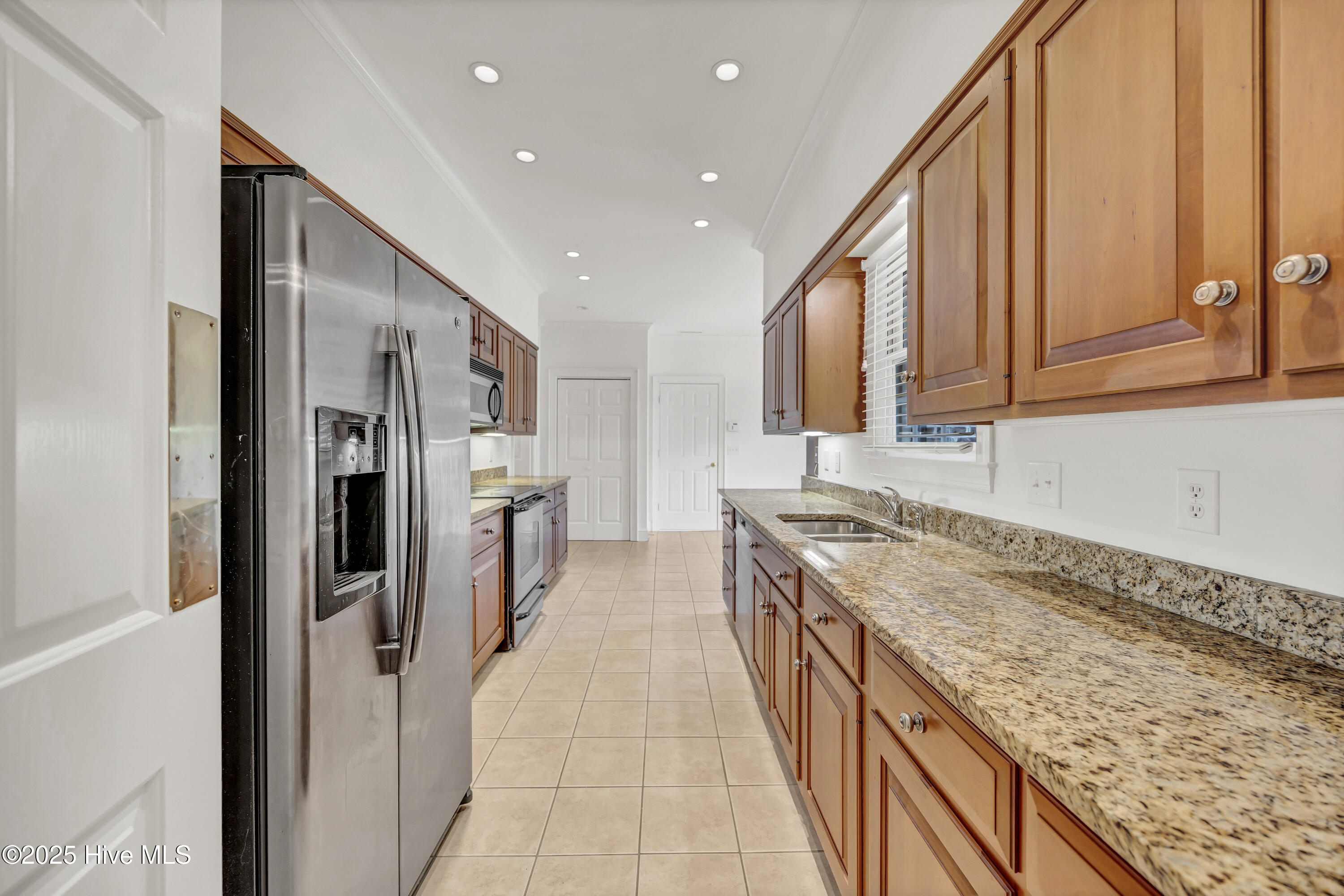 1901 Brewton Court, Wilmington, NC 28403 – photo 12: 034_img_2689_801