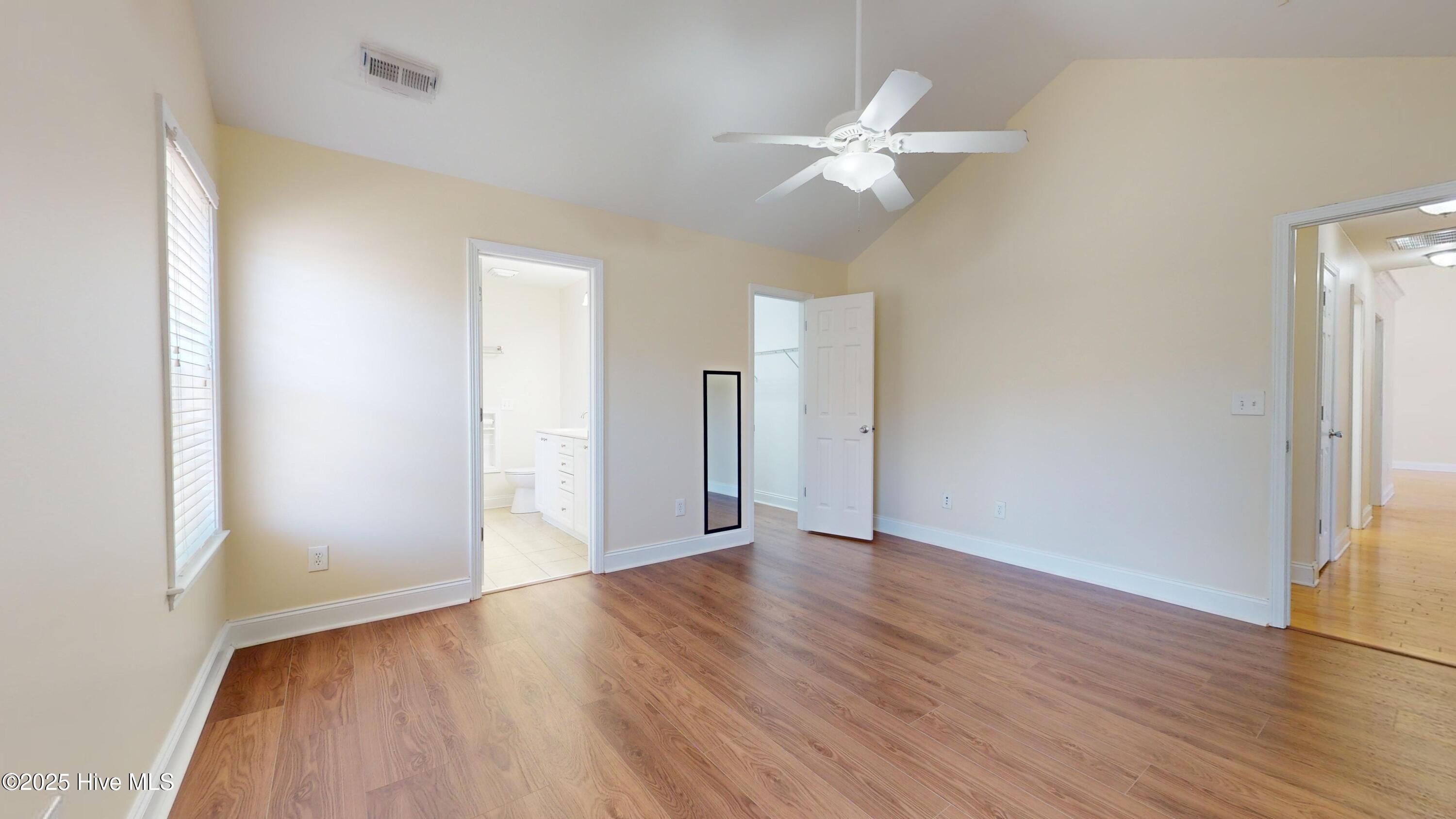 100539889 | Photo 14