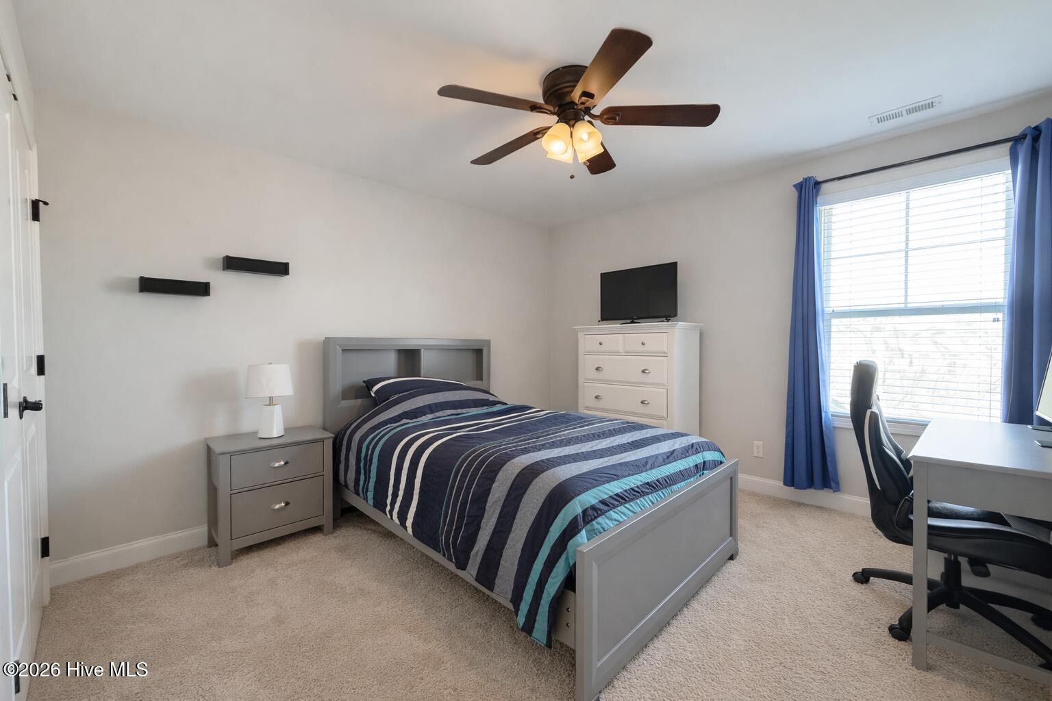 100553968 | Photo 35