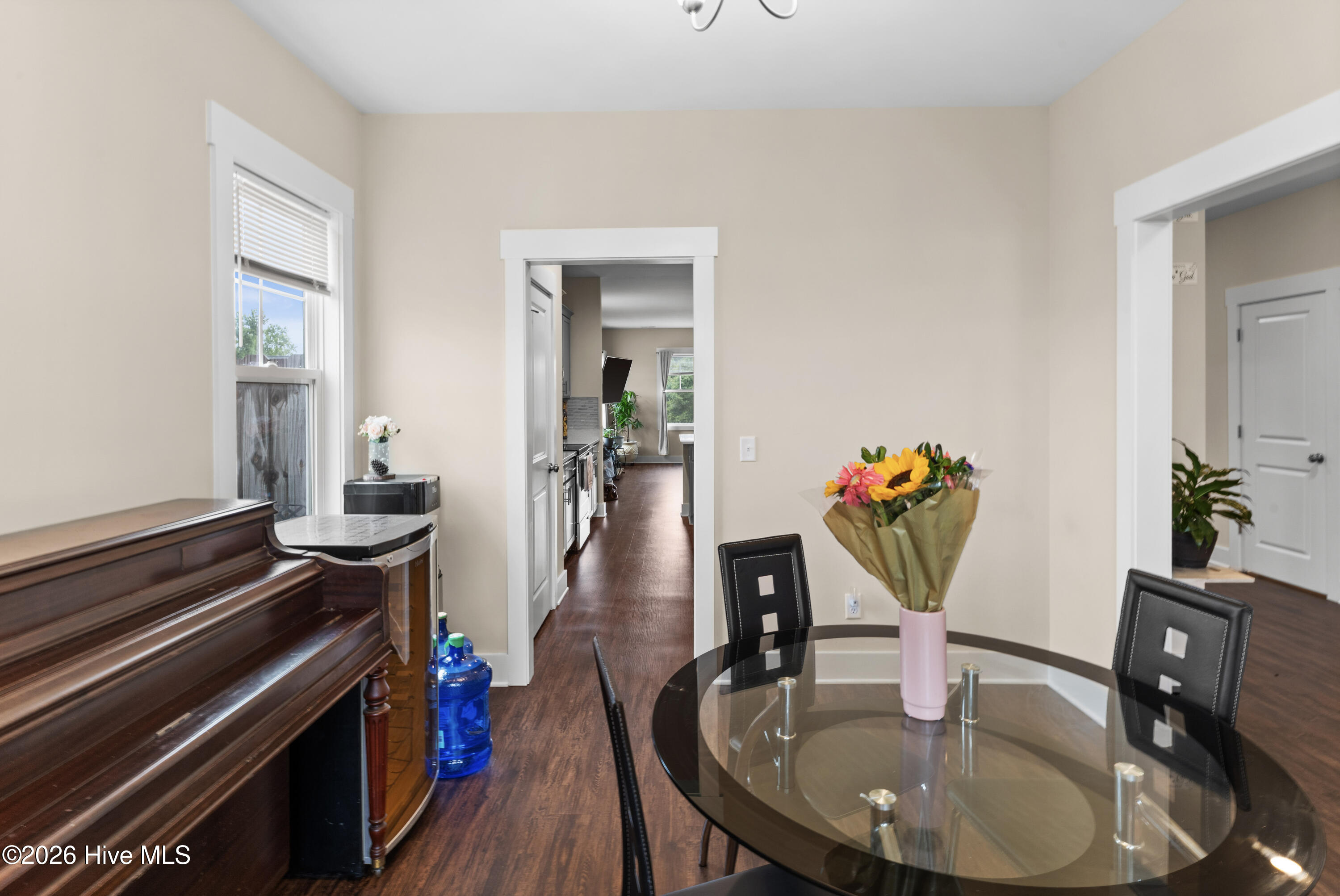 100569273 | Photo 15