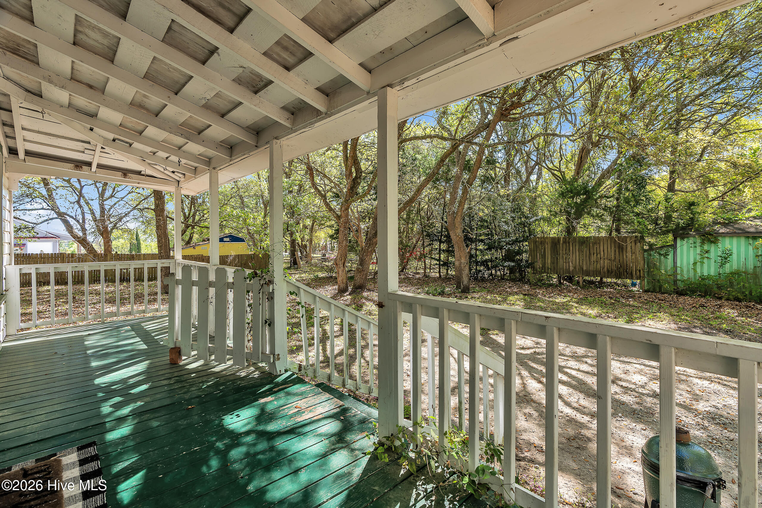 100567144 | Photo 40