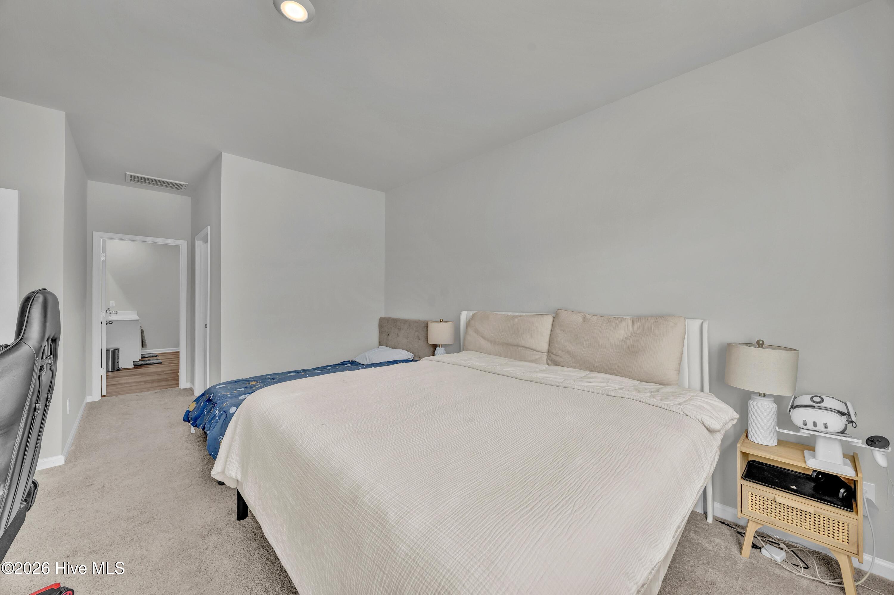 100548554 | Photo 18