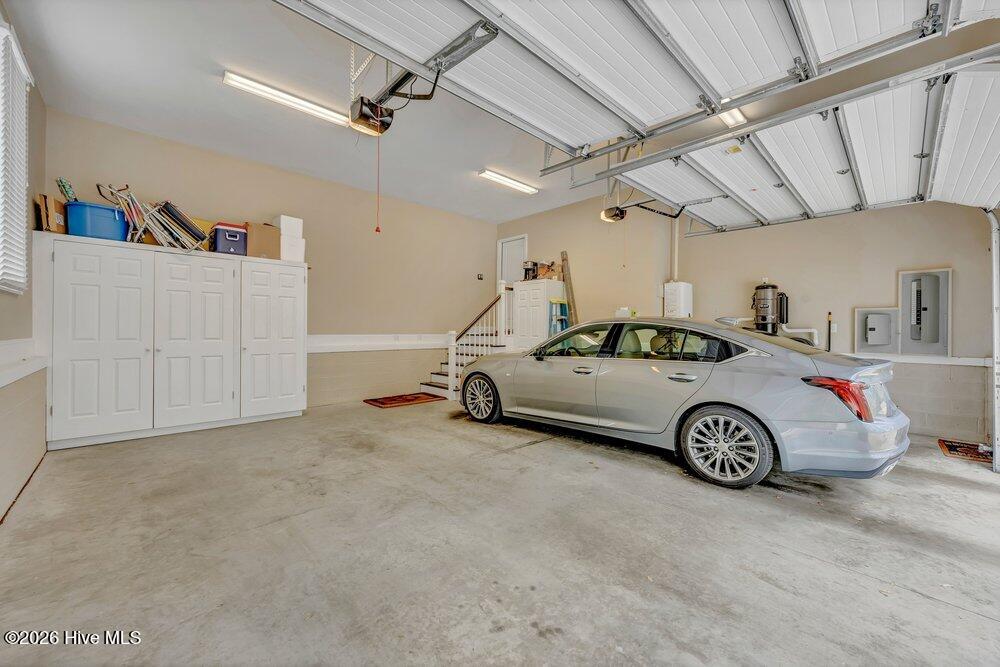 100557669 | Photo 47