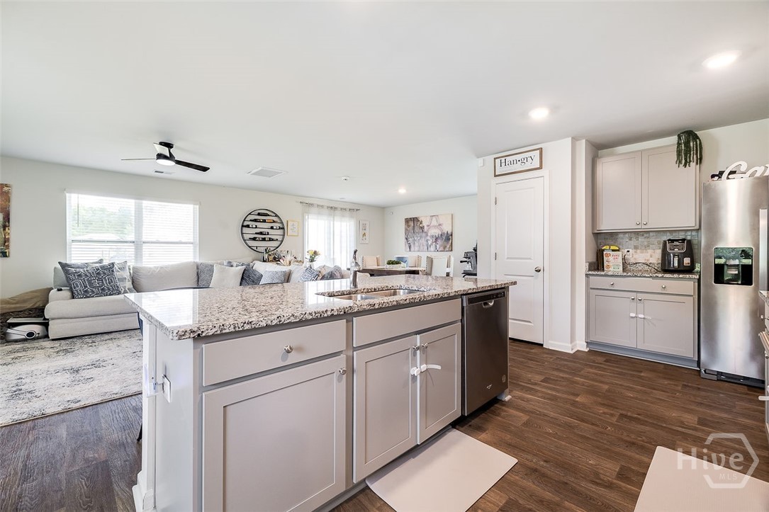 The butler pantry area by the refrigerator is perf