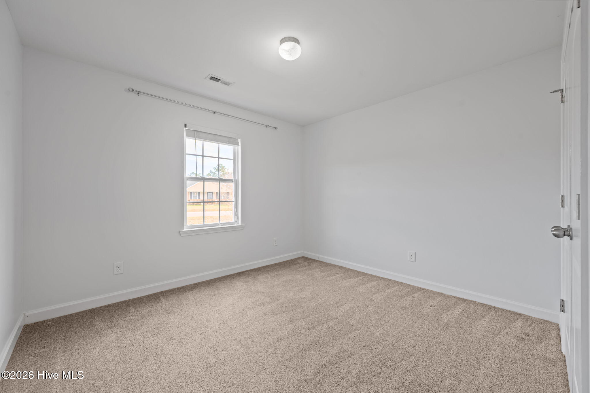 100562180 | Photo 18