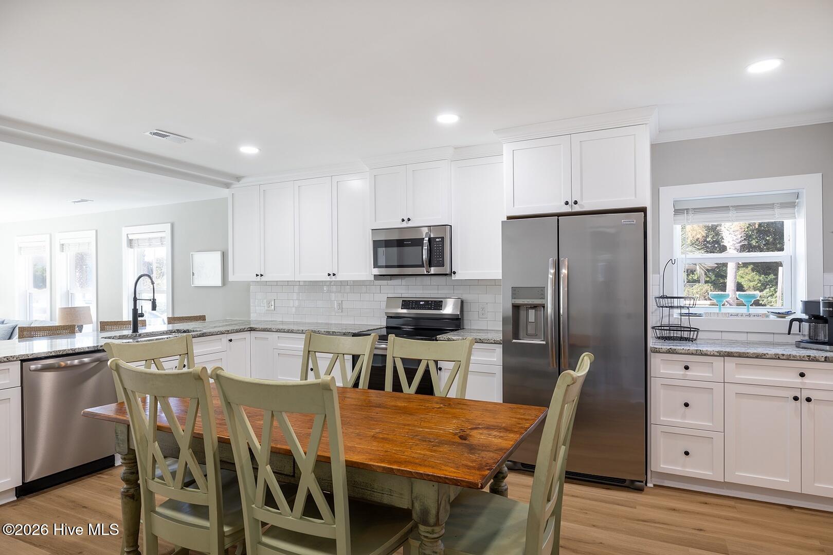 100562312 | Photo 10