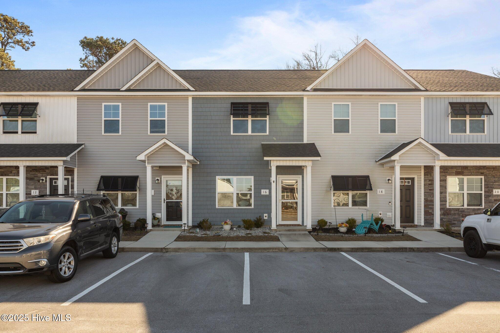 100563898 | Photo 19