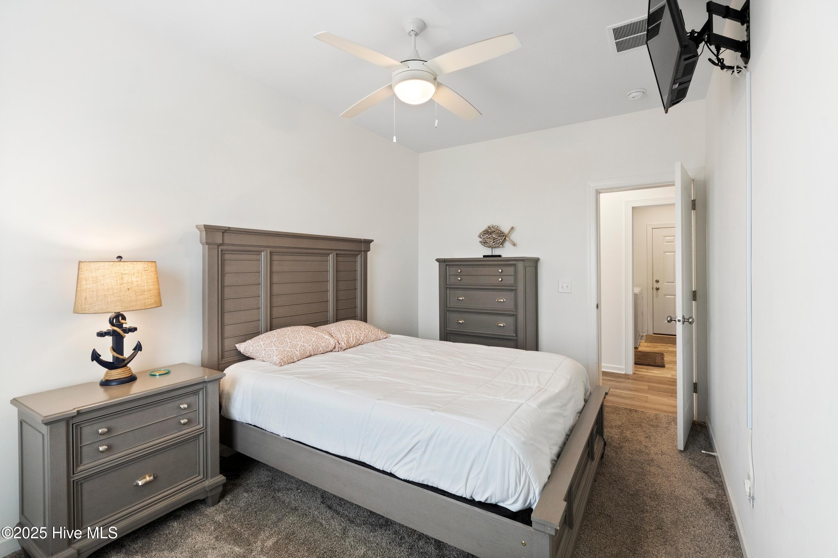 100542826 | Photo 30