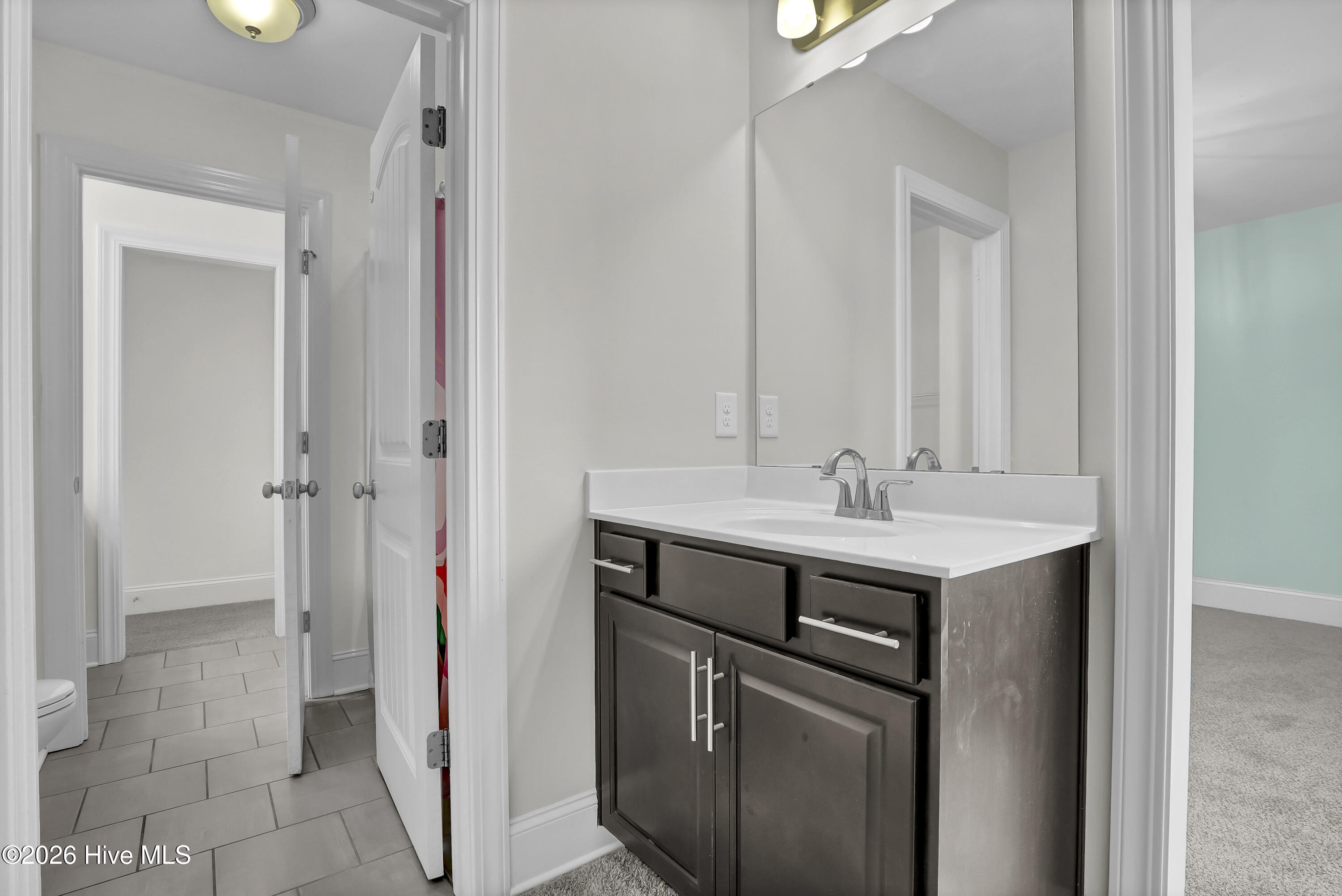 100569248 | Photo 38