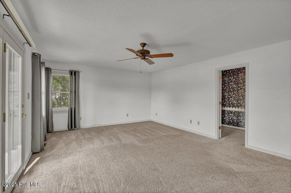 100526999 | Photo 26