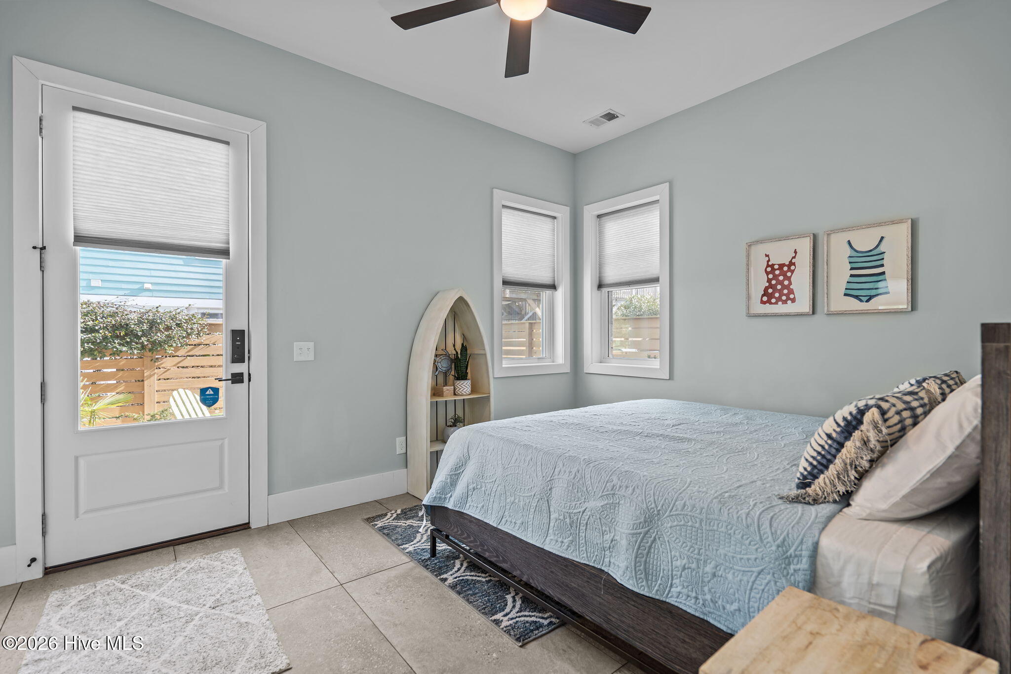 100552743 | Photo 27