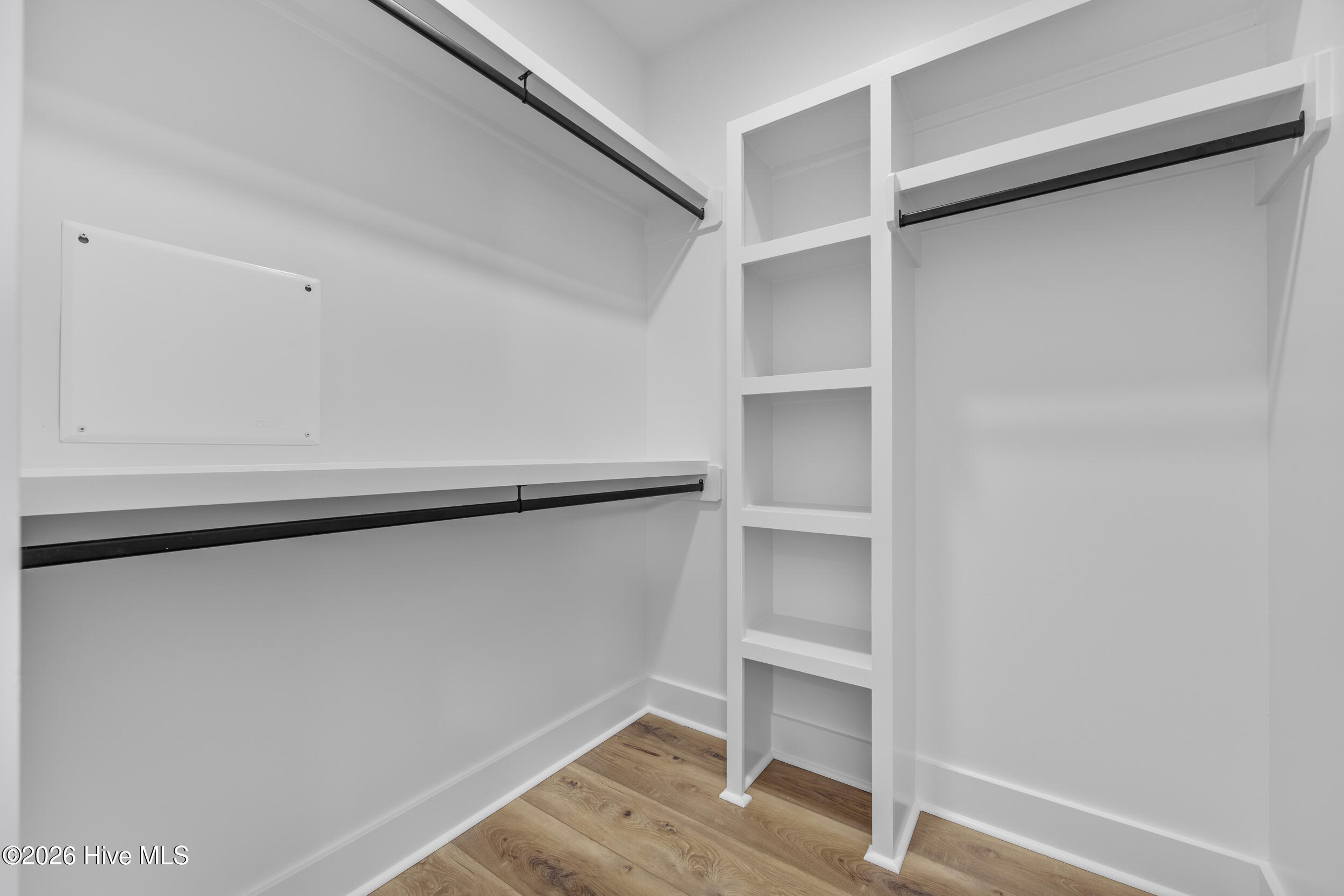 100567625 | Photo 21