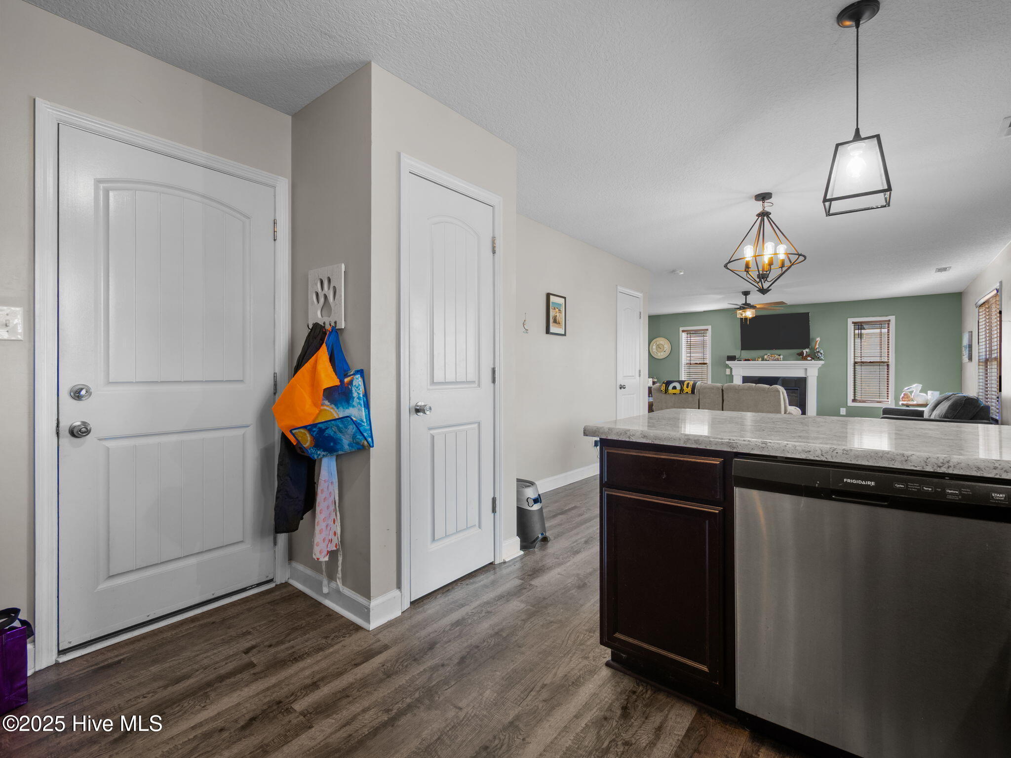 100534752 | Photo 14