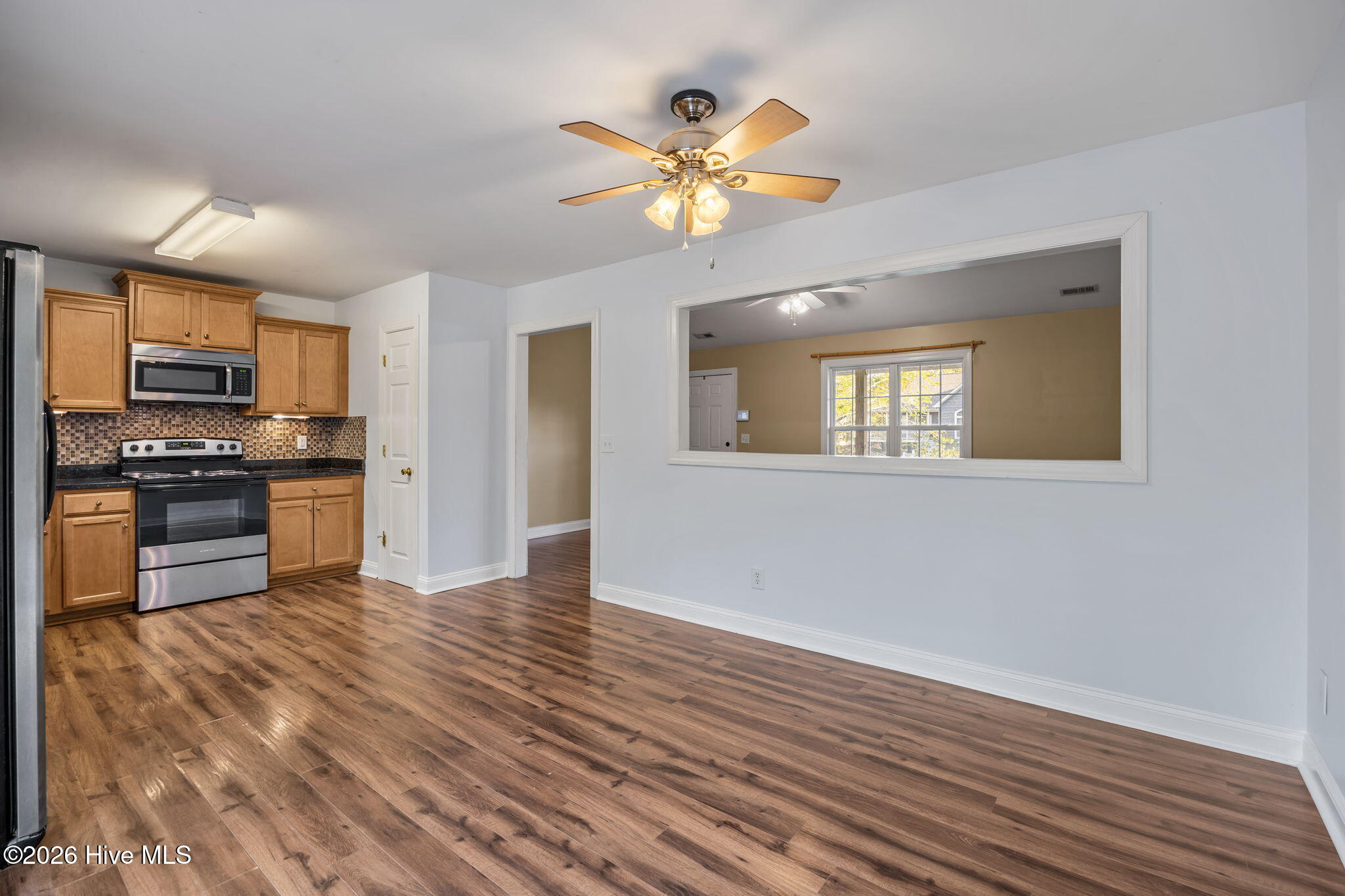 100564597 | Photo 20