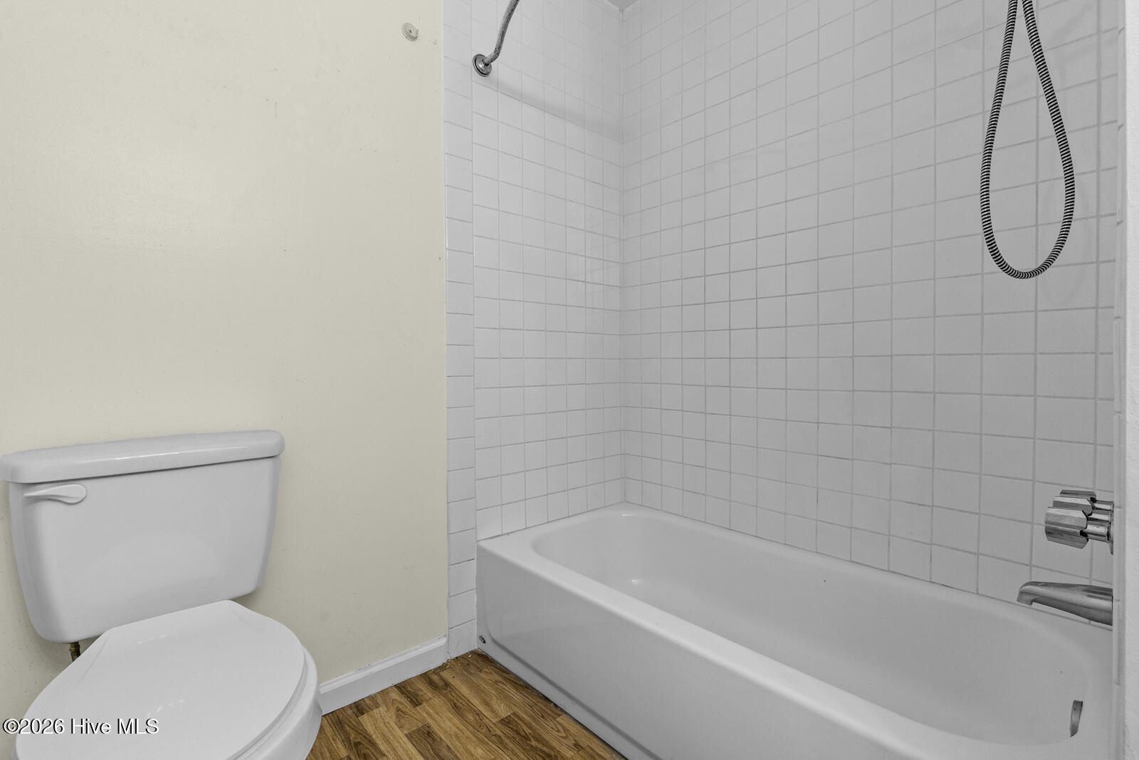 100560708 | Photo 24