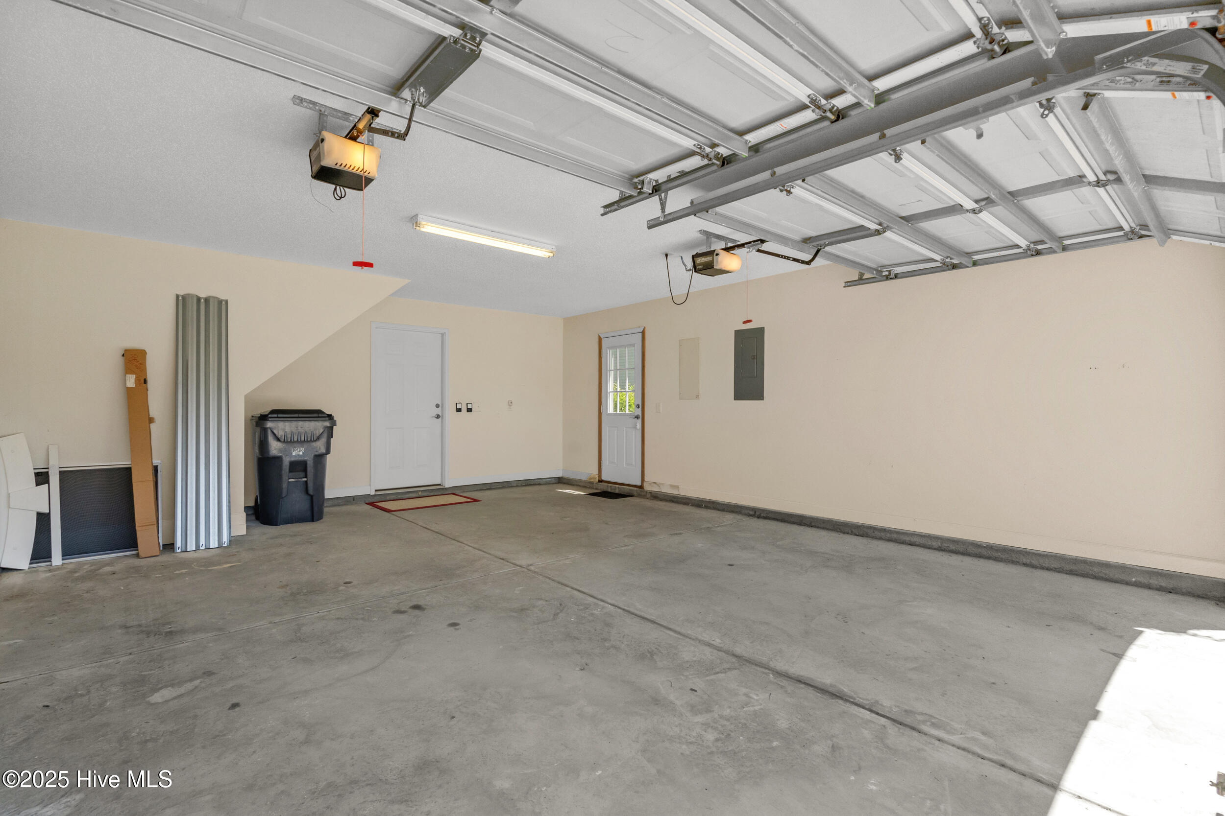 100529171 | Photo 28