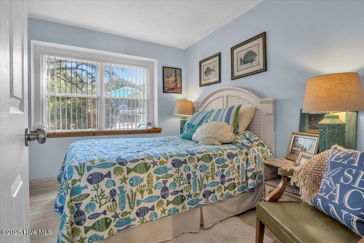 100535425 | Photo 24