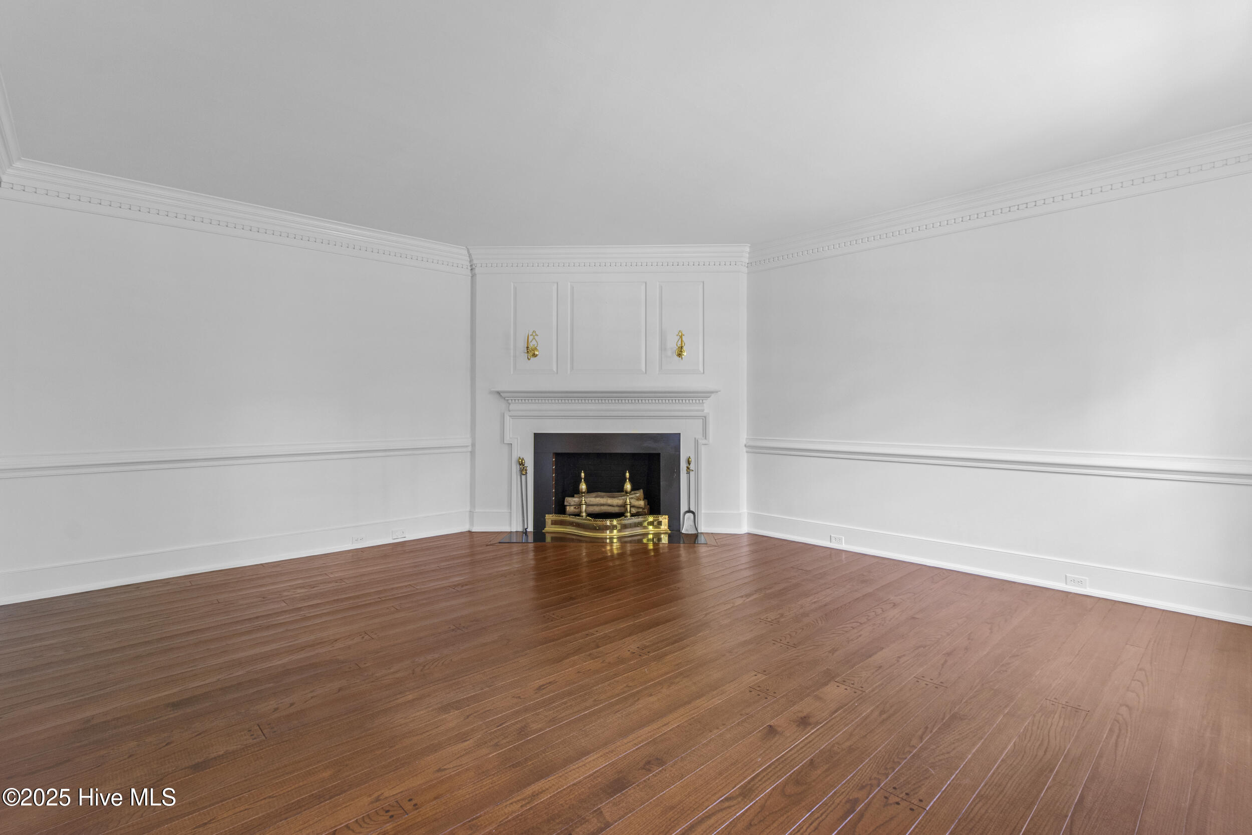 100537664 | Photo 40