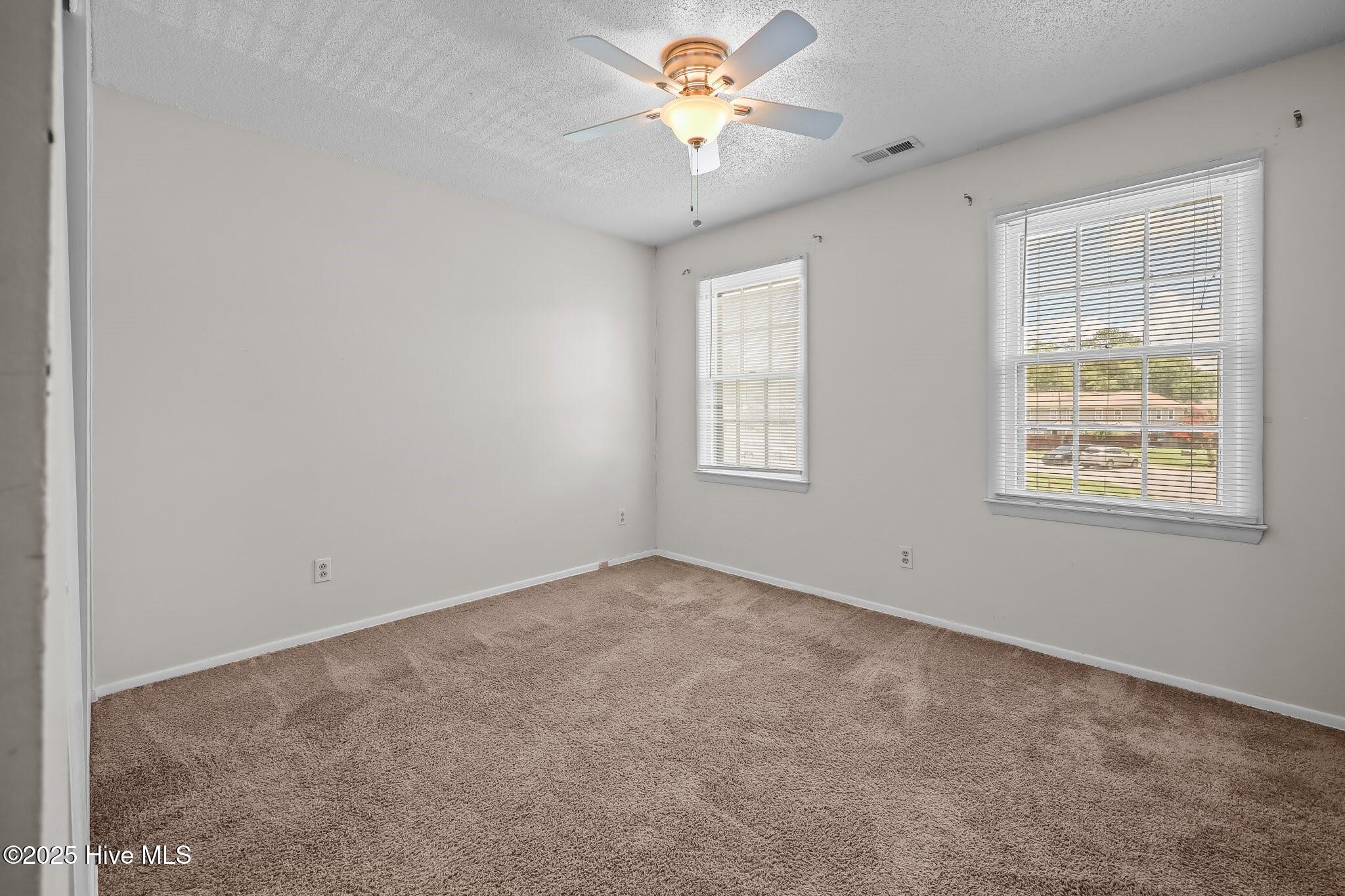 139 King George Court, Jacksonville, NC 28546 – photo 17: 17-web-or-mls-139 King George Court 039
