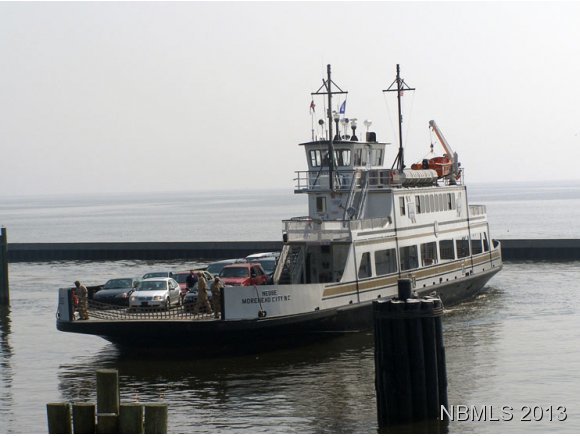 5 minutes to Ferry to Area Beaches and Historic Beaufort