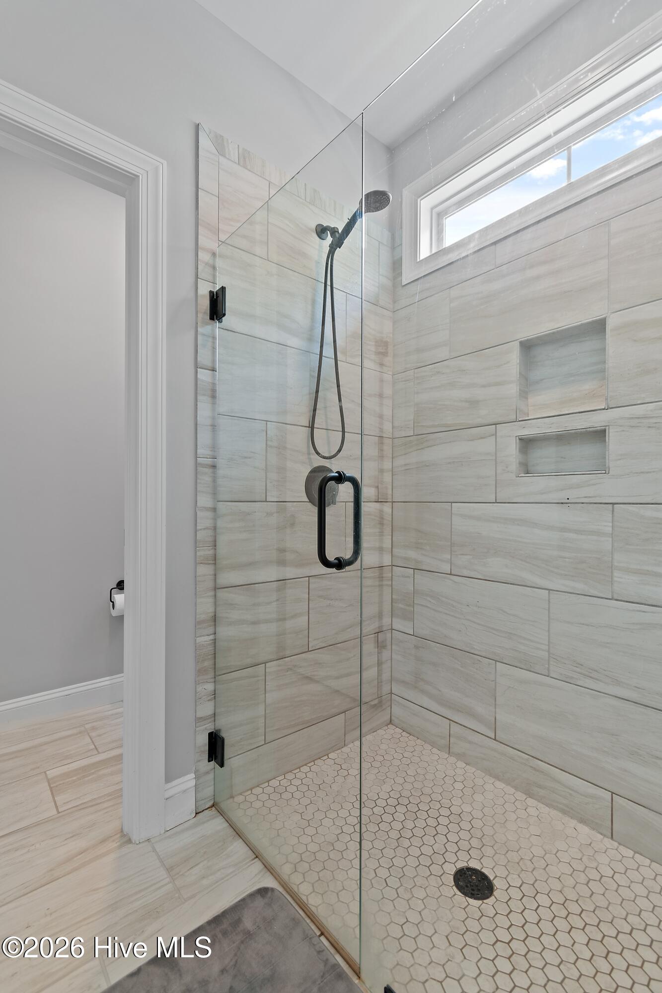 100565017 | Photo 34