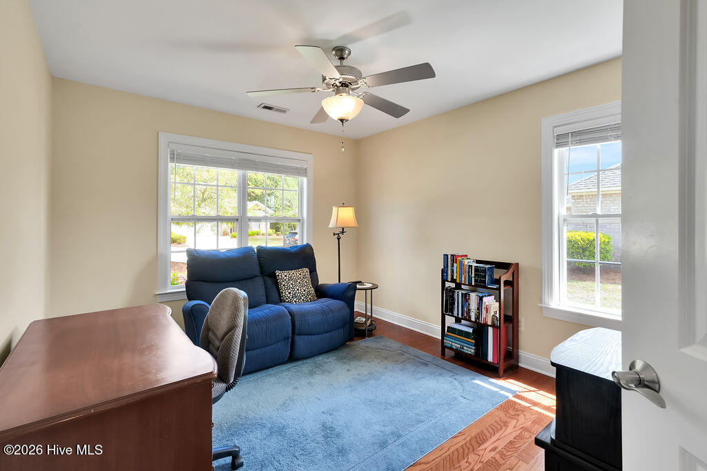 100565145 | Photo 16